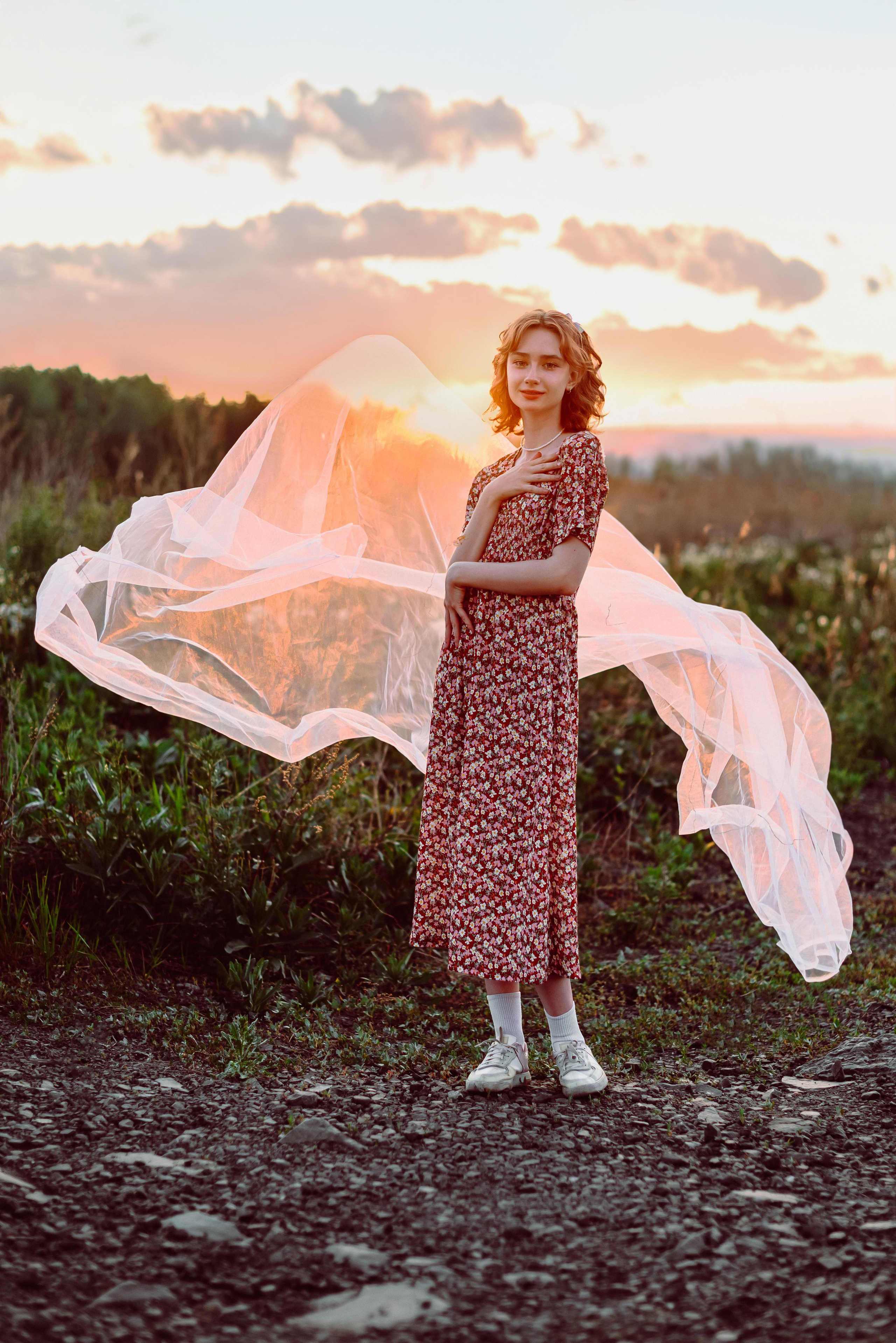 Фотосессия в цветущих яблонях в г. Кемерово