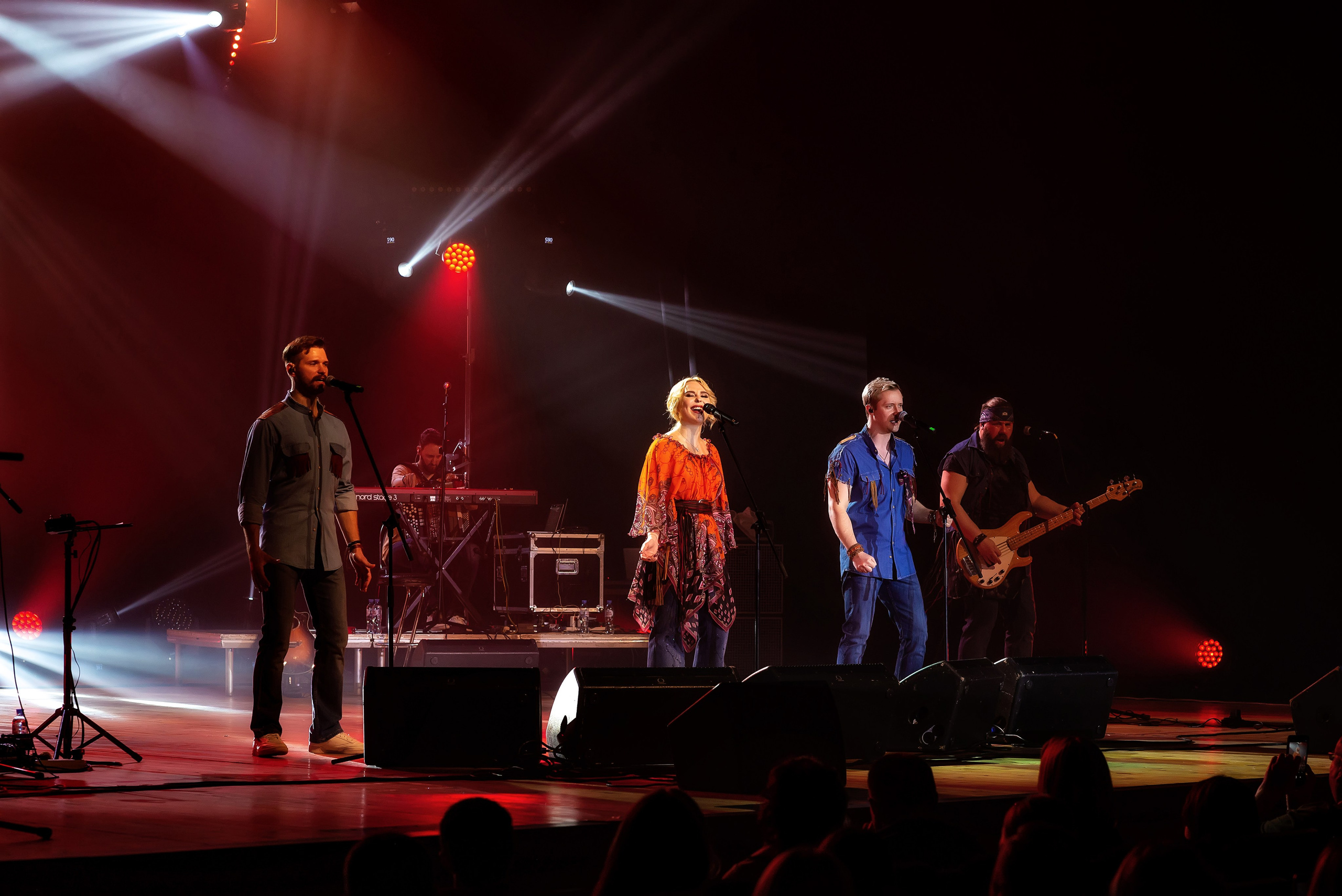 Концерт Пелагеи. Школьный, фэшн фотограф в Тюмени и в России Ирина Королева