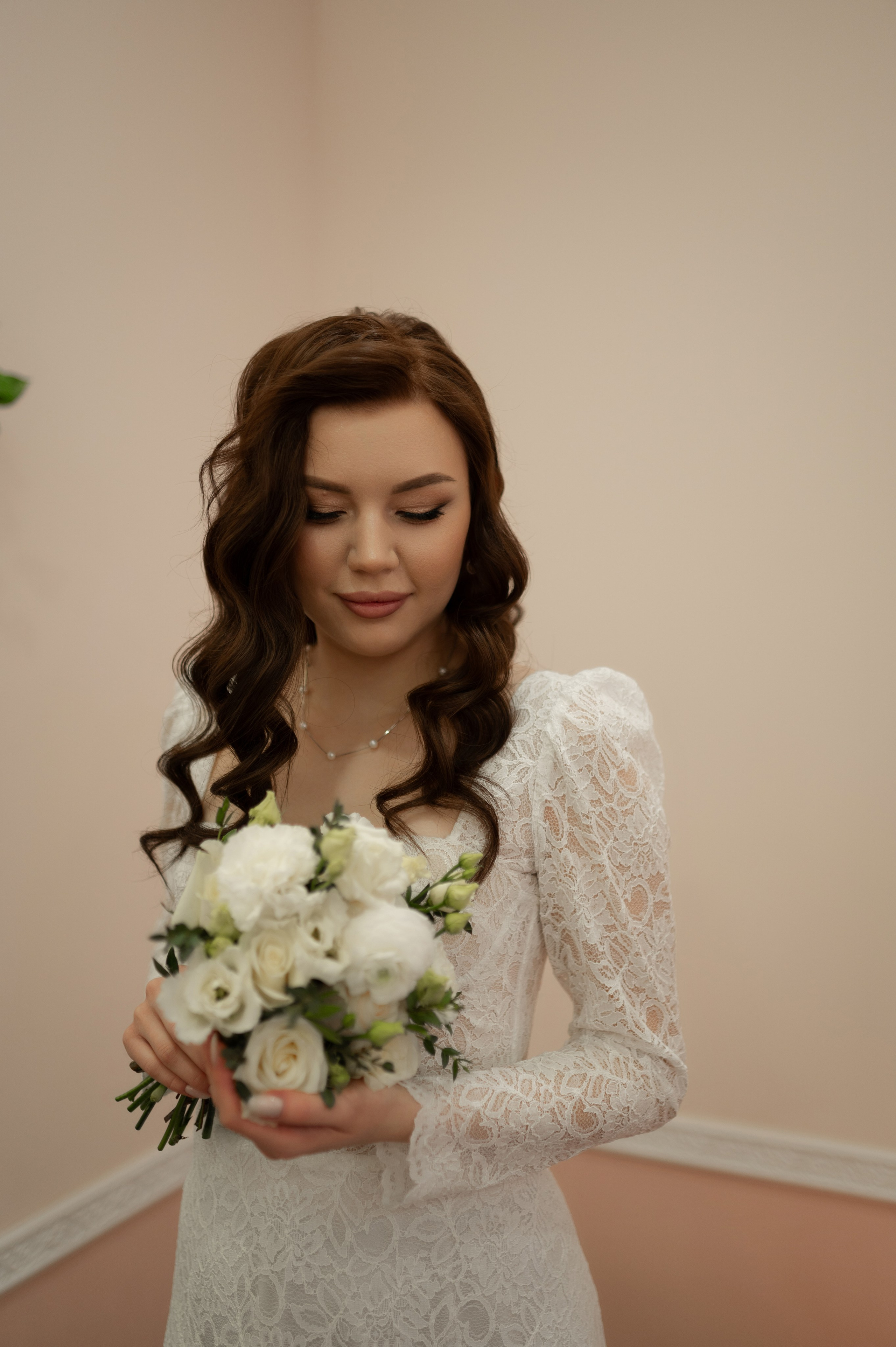 «И вот теперь остаются эти три: вера, надежда, любовь. Но величайшая из них — любовь». Твой личный проводник к красивым фотографиям в Старом Осколе