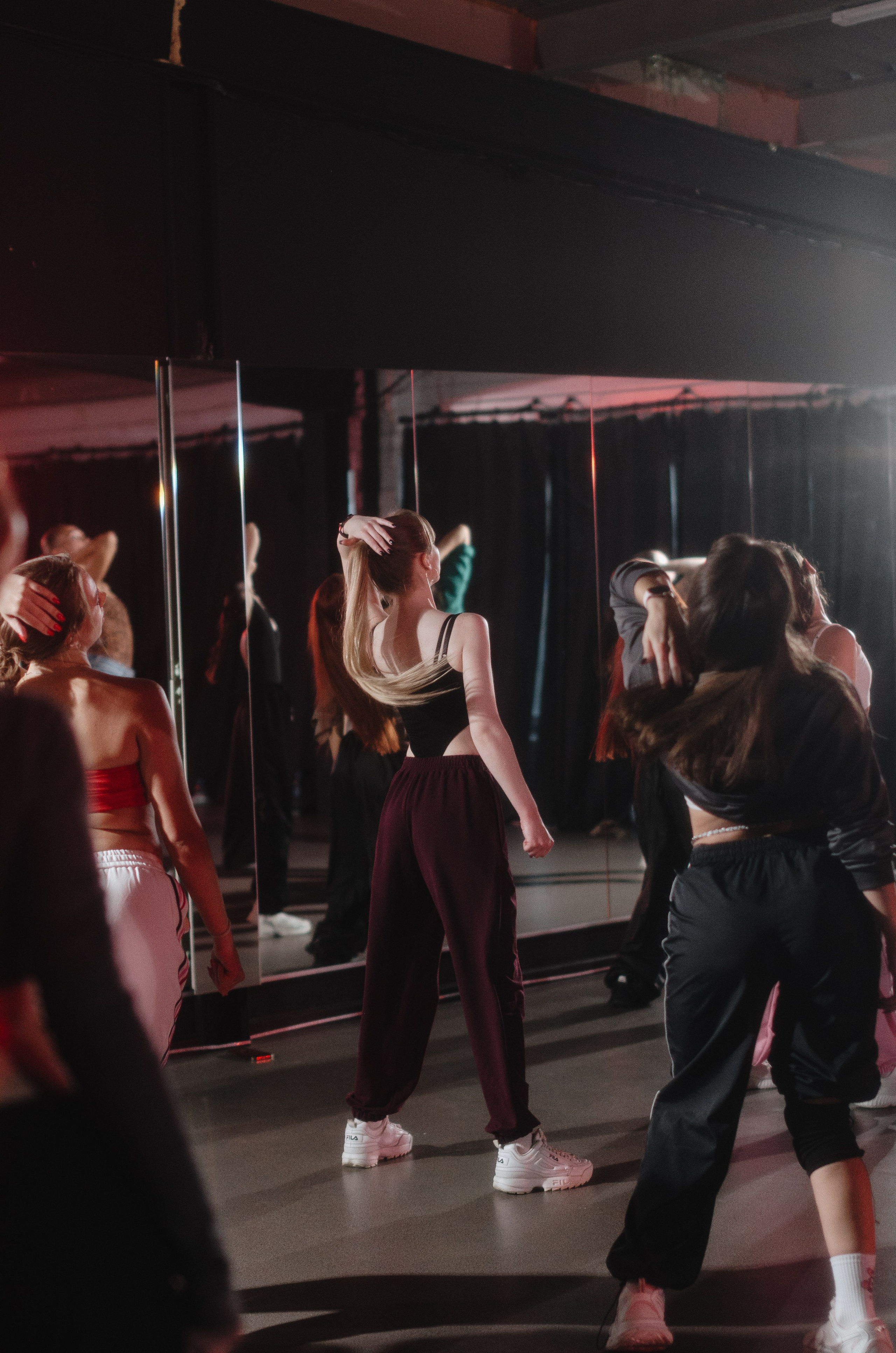 Мастер-классы по High Heels/Girly hip-hop от Оксаны ATTA. Денисова Аля — фотограф для парных съемок и индивидуальных историй в Барнауле