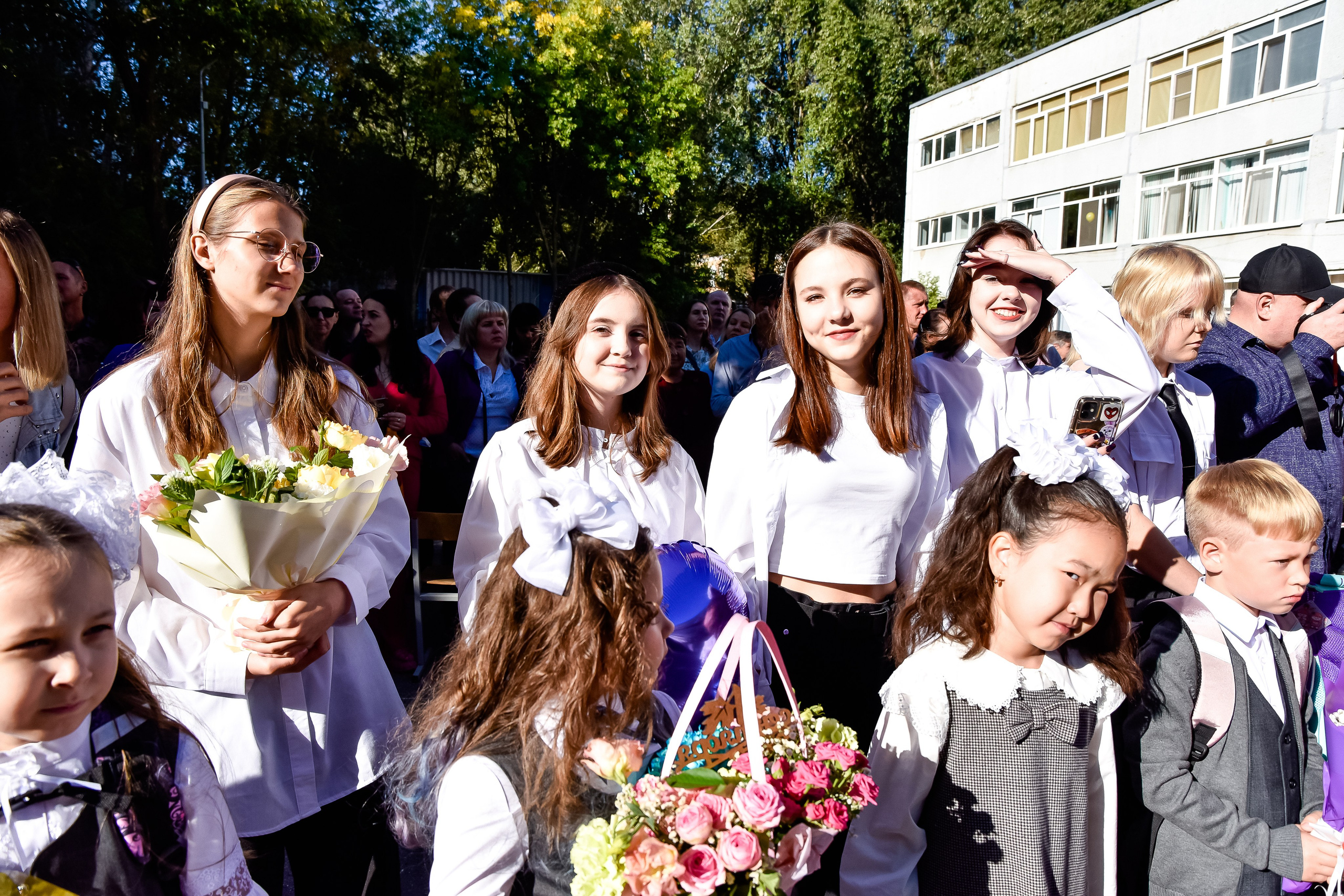 Линейка в школе № 49