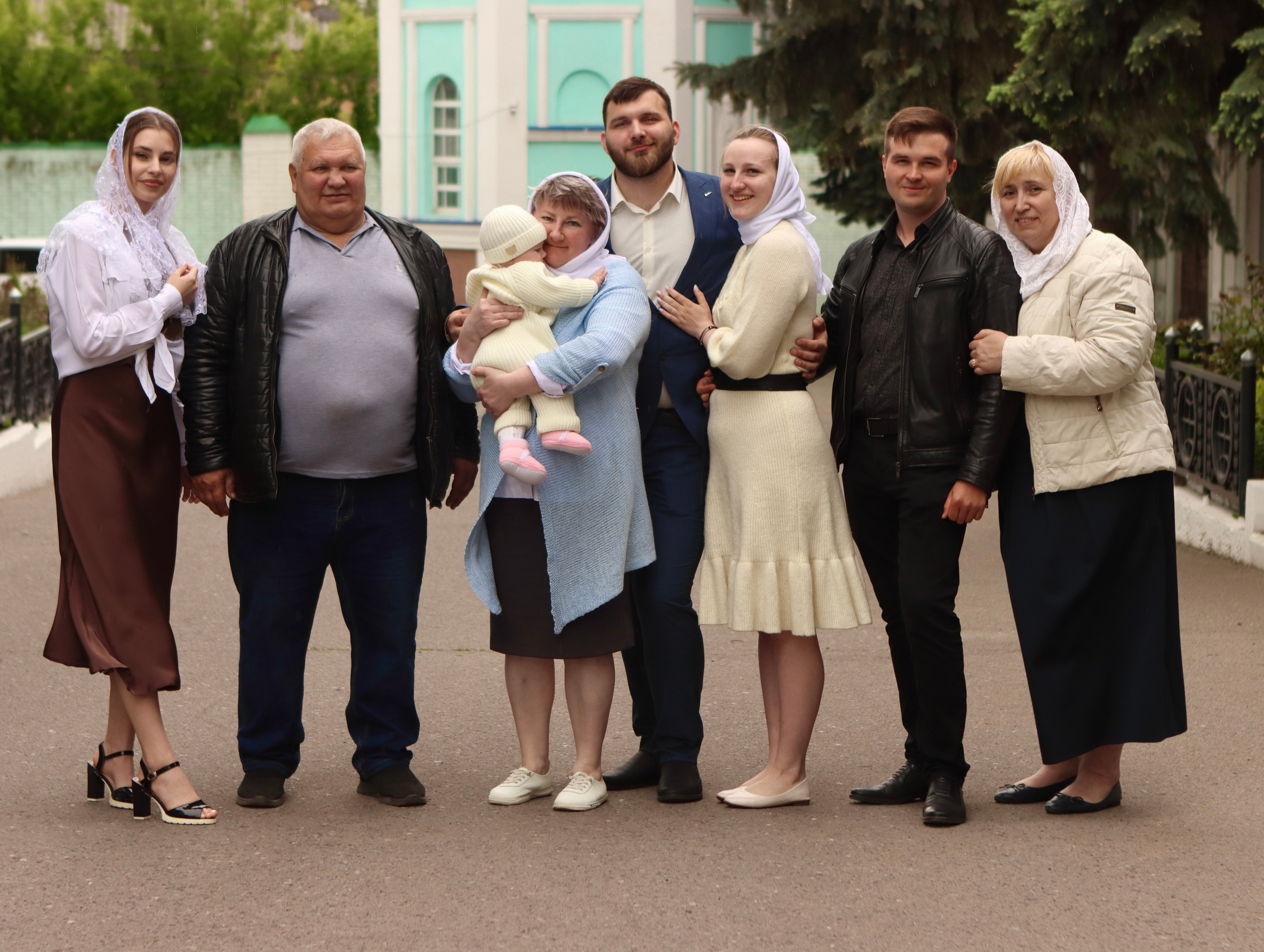 Анастасия и Вадим — крещение Виктории. Фотограф в Курске Смирнов Евгений