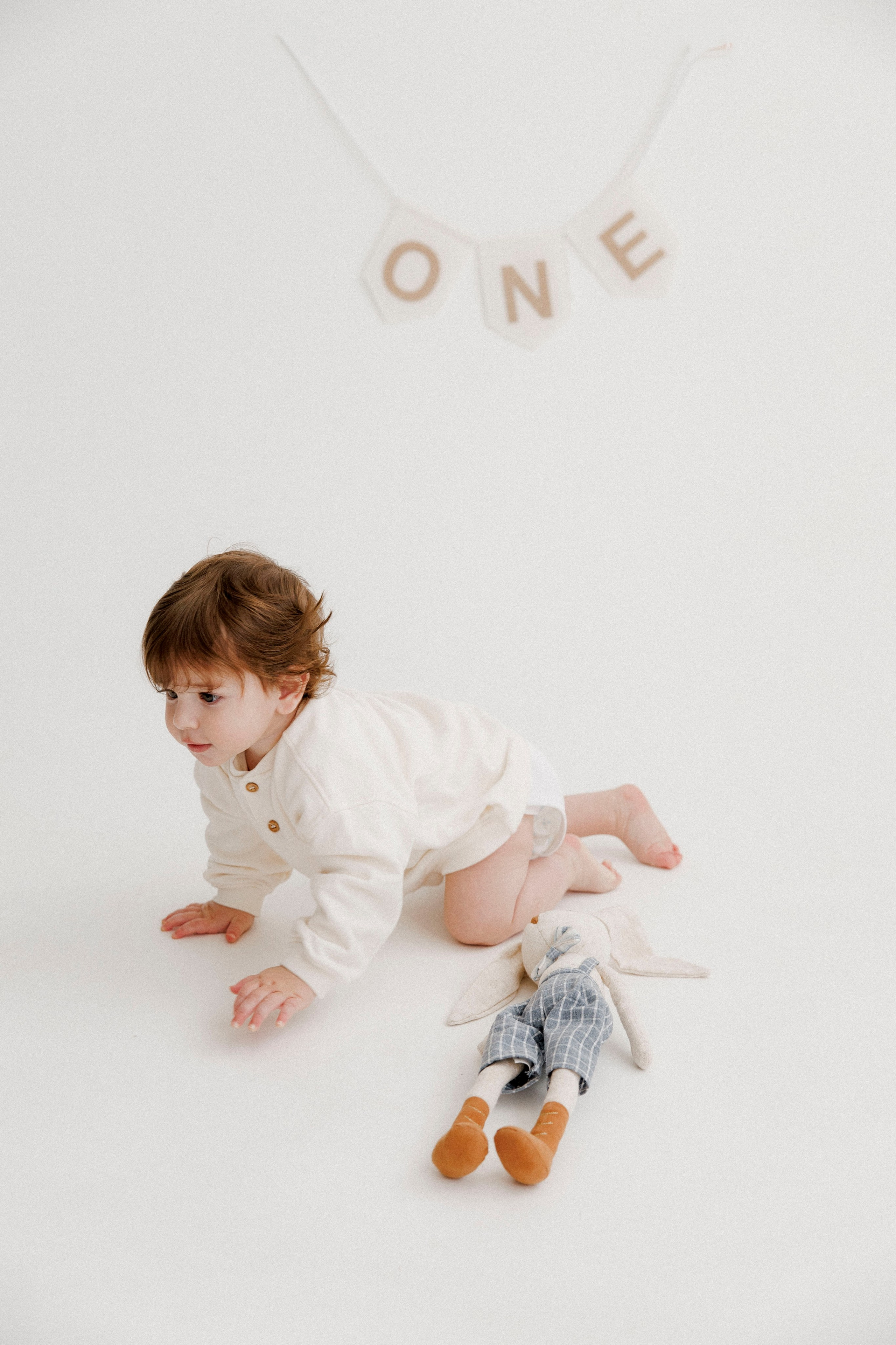One year inside the White studio. Wedding and family photographer