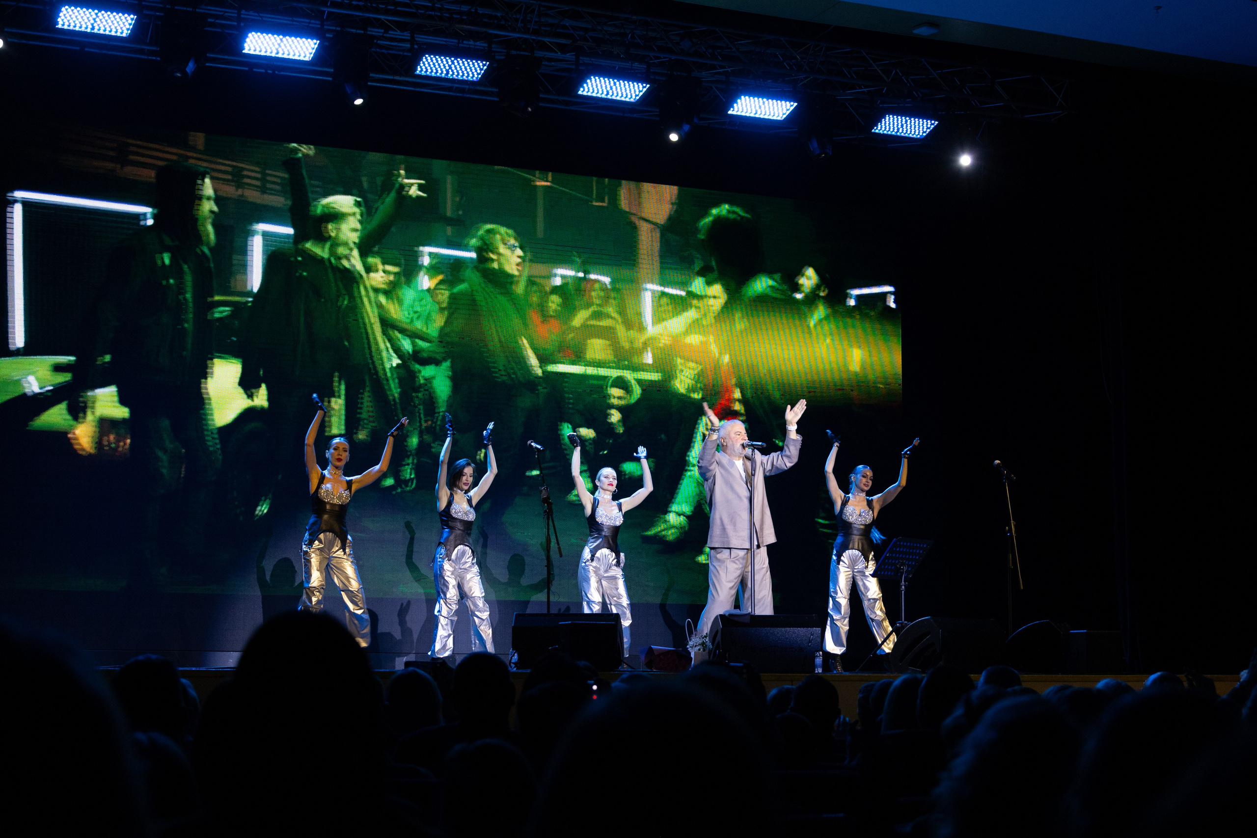 Сосо Павлиашвили КРАСНОЯРСК. Фотограф Красноярск съемки лавстори, фотосессия в студии, портретная съемка, творческие фотосессии