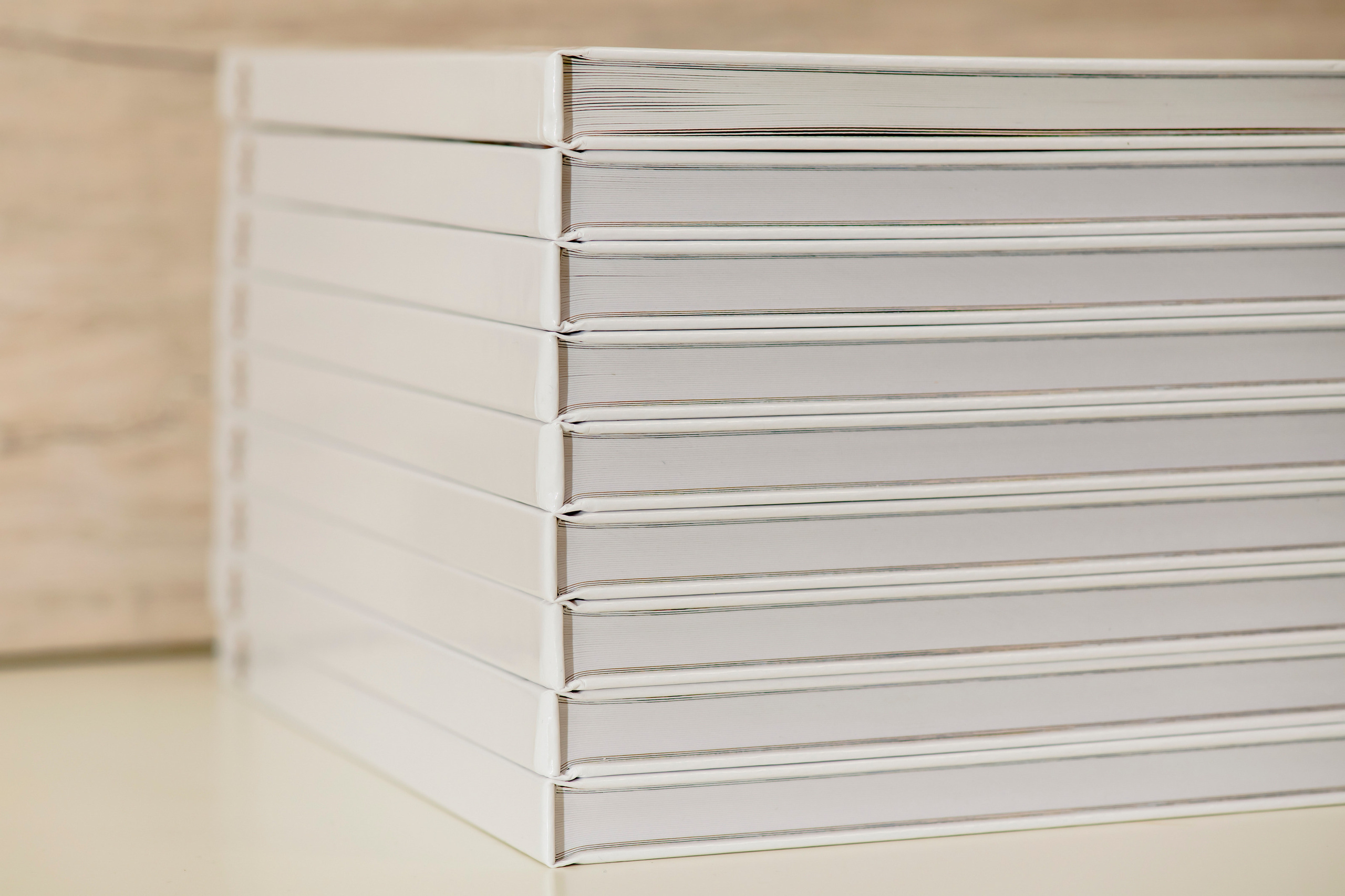 Вес одного альбома - 1 кг