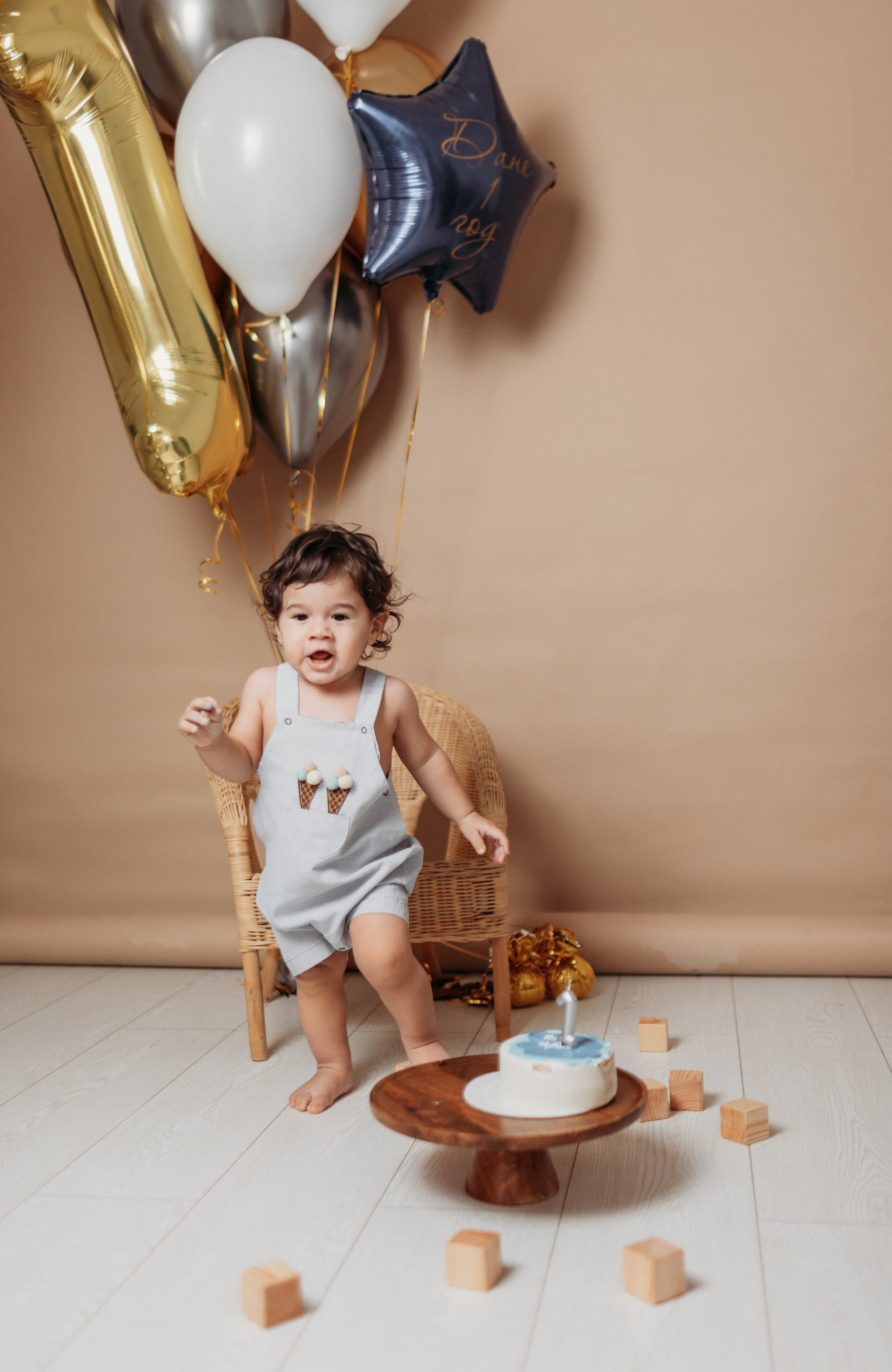 Годовасие первый день рождения малыша. Семейный фотограф в Москве Кристина Маркос