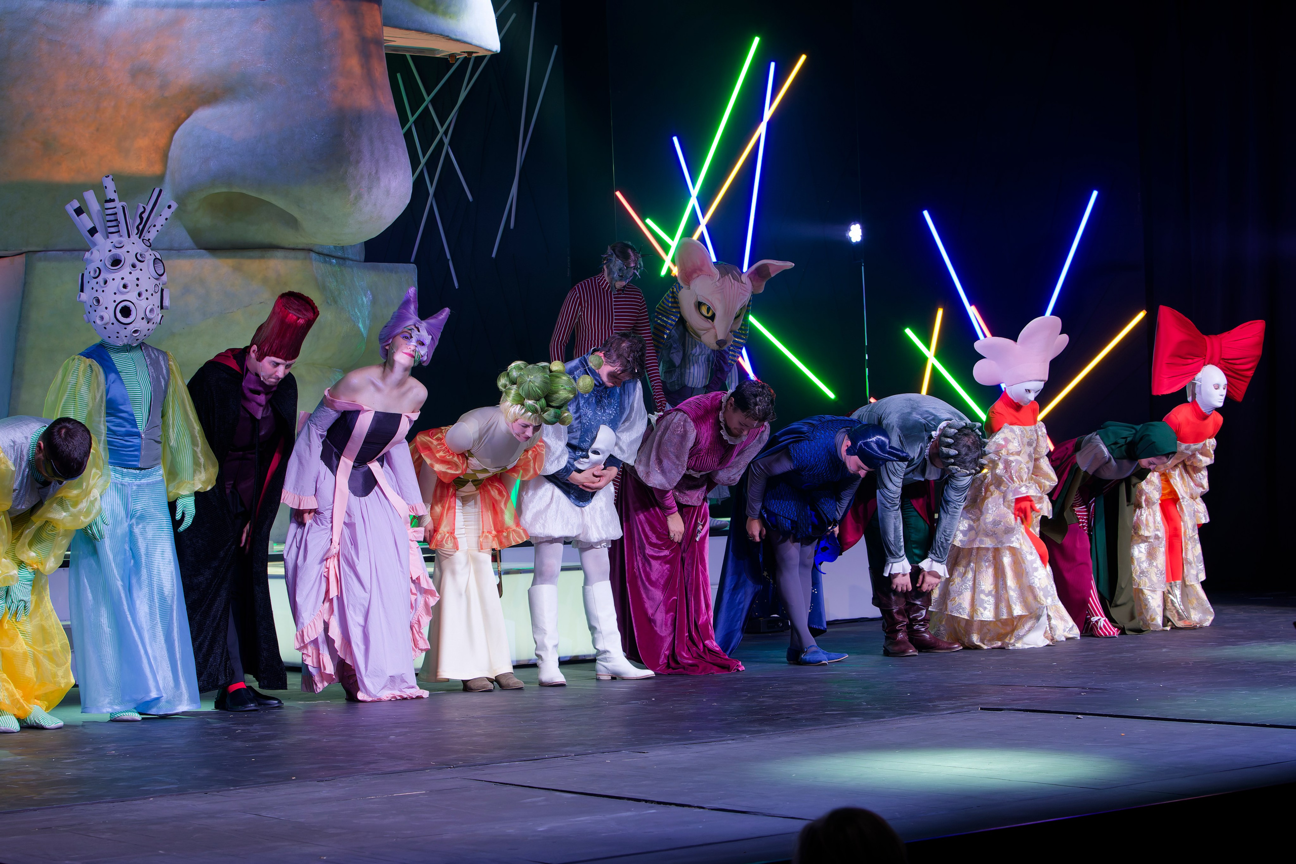 Спектакль «Любовь к трем апельсинам». Кутузов Евгений Фотограф в Южно-Сахалинске