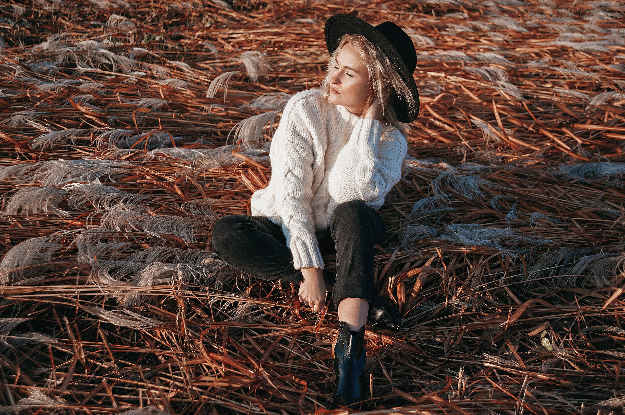 Фотосессия в поле. Портретный фотограф Дарья Едапина Новосибирск. Фотограф Дарья Едапина Новосибирск