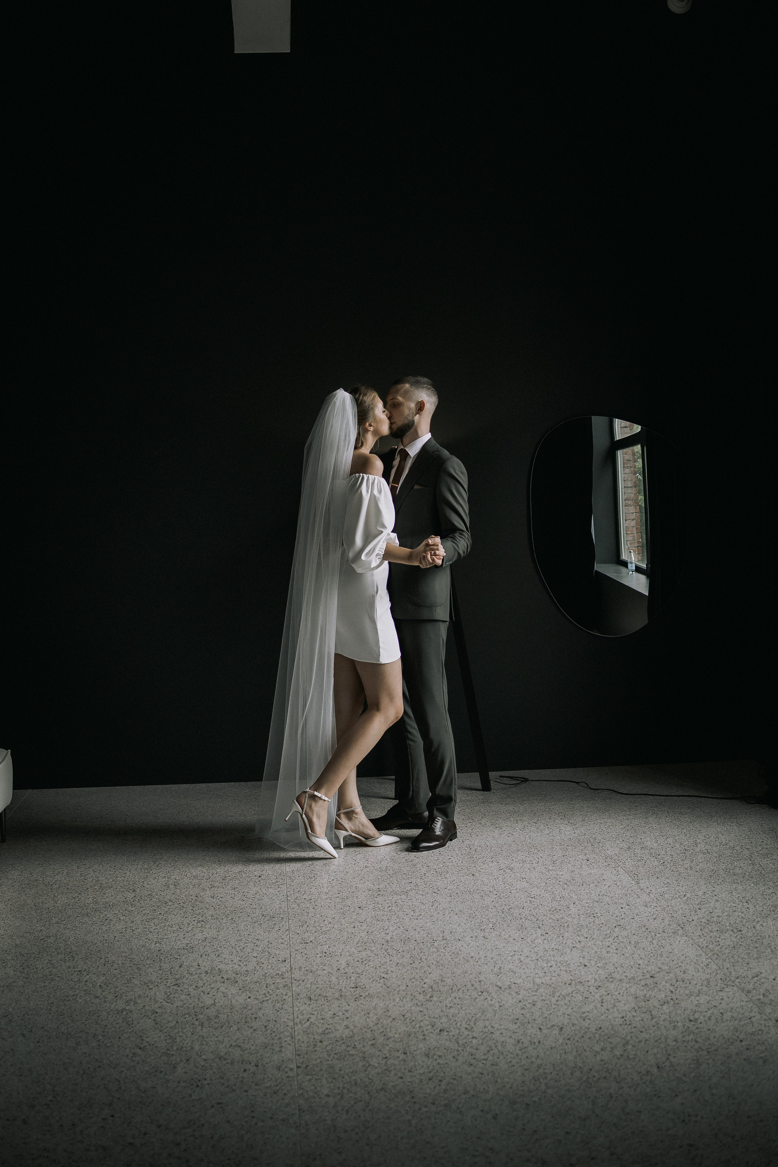 Свадебная прогулка. Эвелина и Дмитрий. Свадебная фотография. Арина Рубах