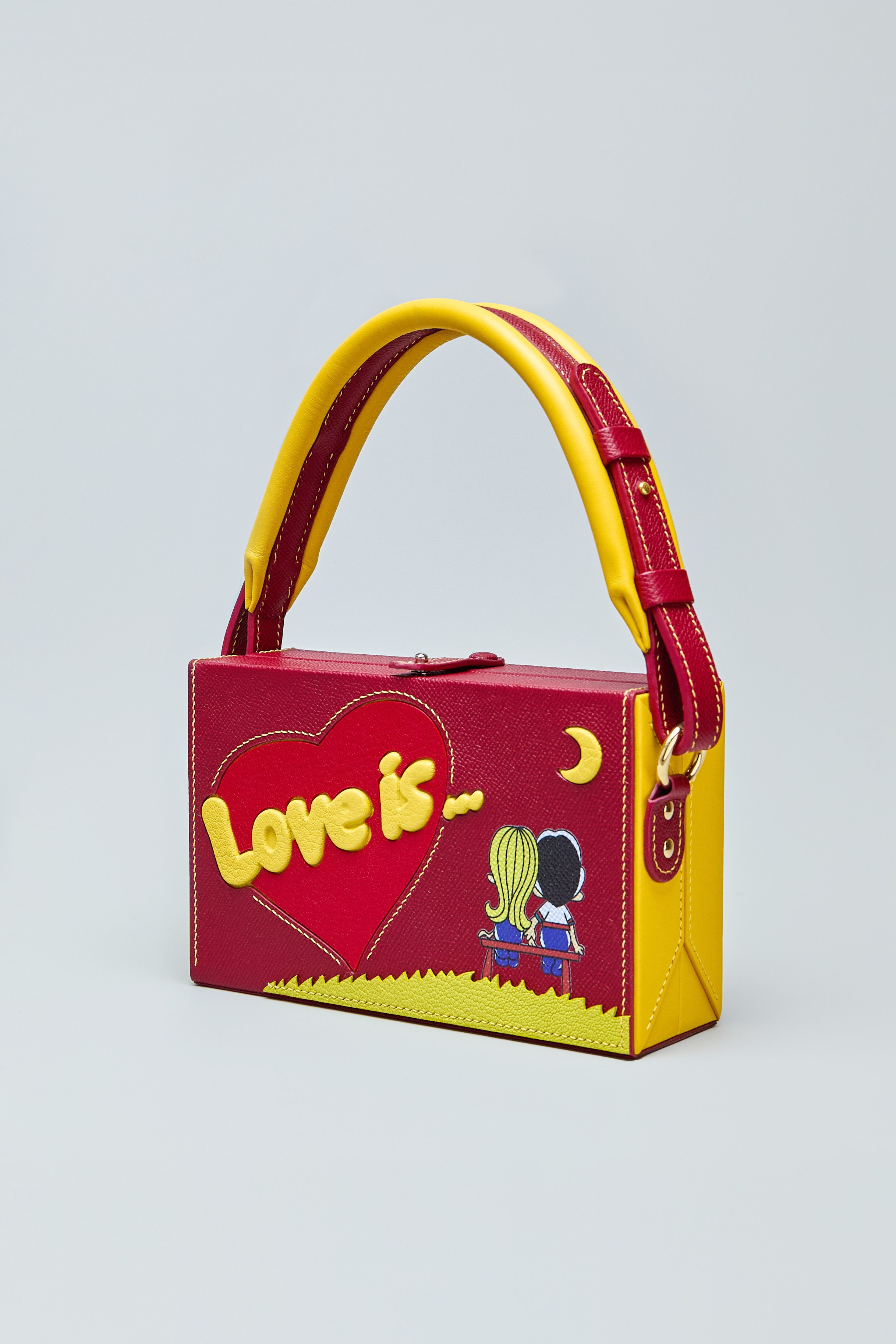 Сумка LOVE IS…. Частный мастер — дизайнер по созданию аксессуаров из кожи Олег Шарыгин