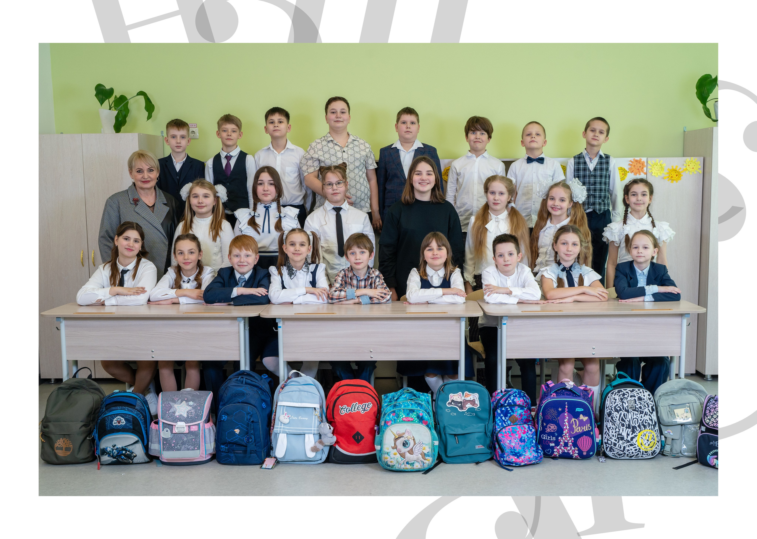 Современные выпускные альбомы для начальной школы — свежие идеи и креативные сюжеты для фотосъёмки 1 и 4 классов в школе и в студии. Авторские выпускные альбомы для детских садов, начальной и старшей школы в Москве и московской области