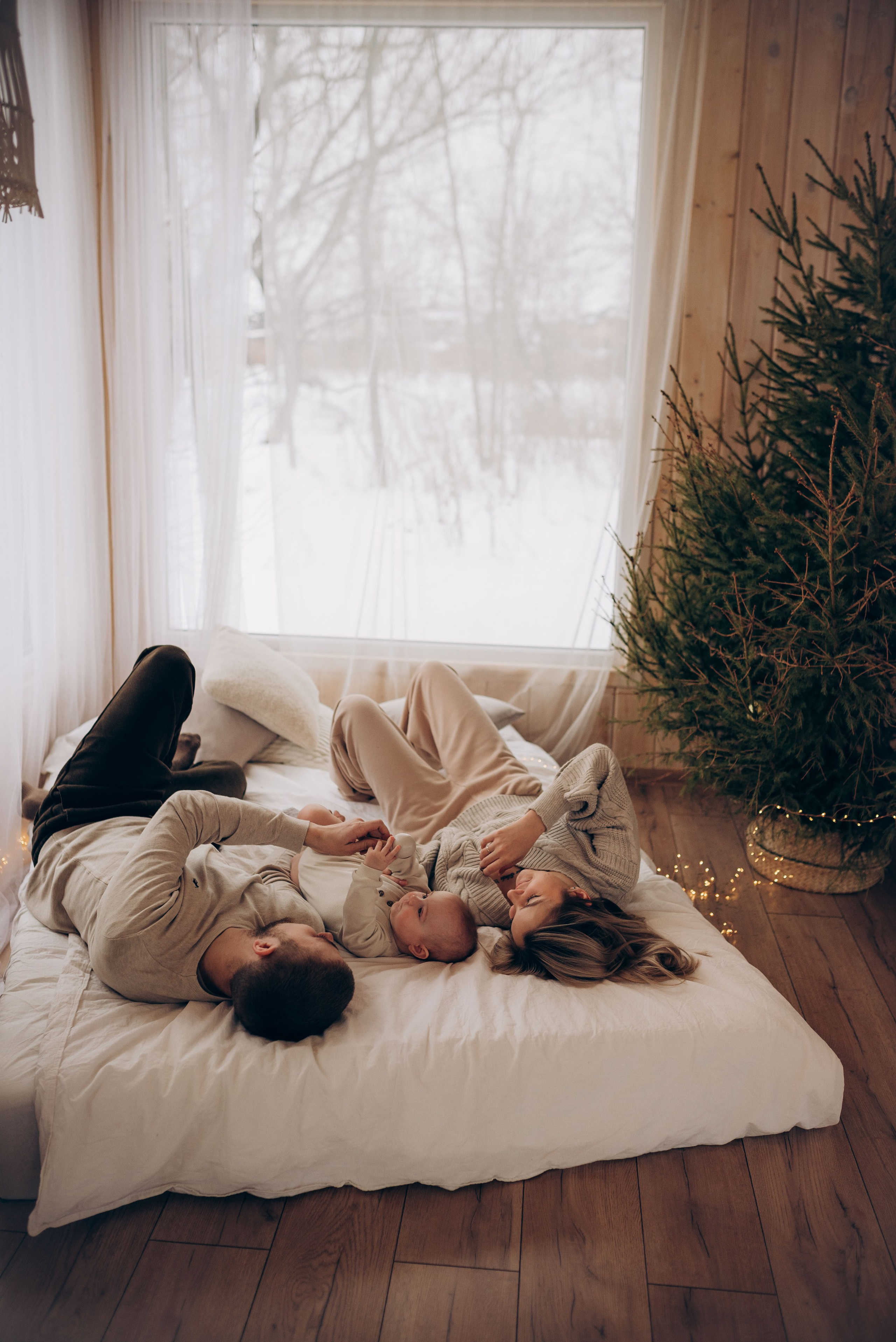 Семейная новогодняя фотосессия в студии. Семейный фотограф в Домодедово и Москве Елена Пичугина
