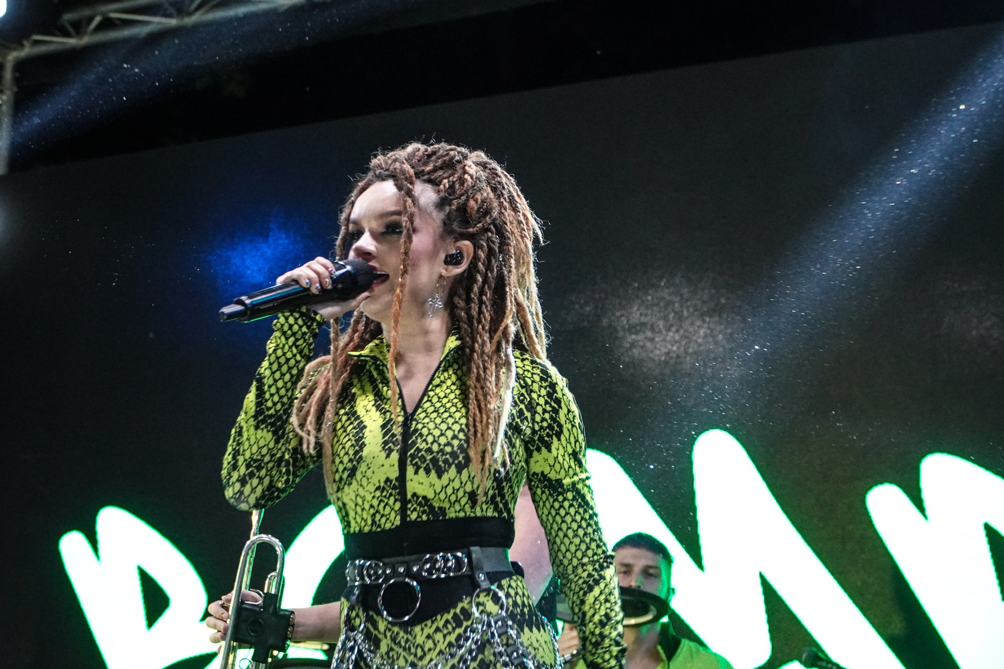 Концерт группы Бомбей. Репортажный, промышленный и маркетплейс-фотограф Дмитрий Чернат