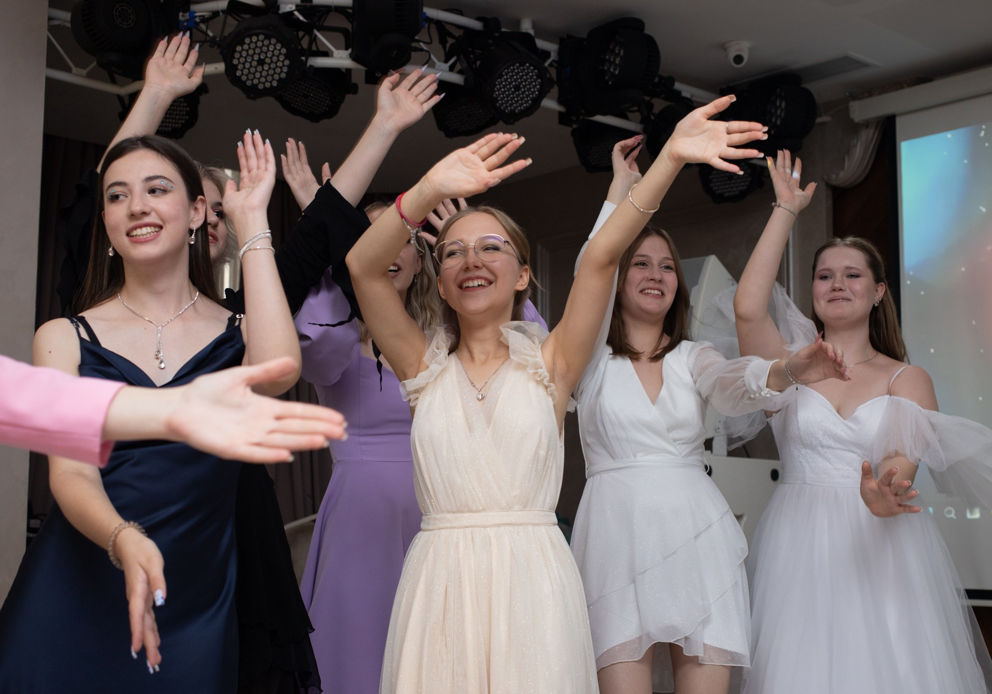 Выпускной 9-й класс. Репортажный, промышленный и маркетплейс-фотограф Дмитрий Чернат