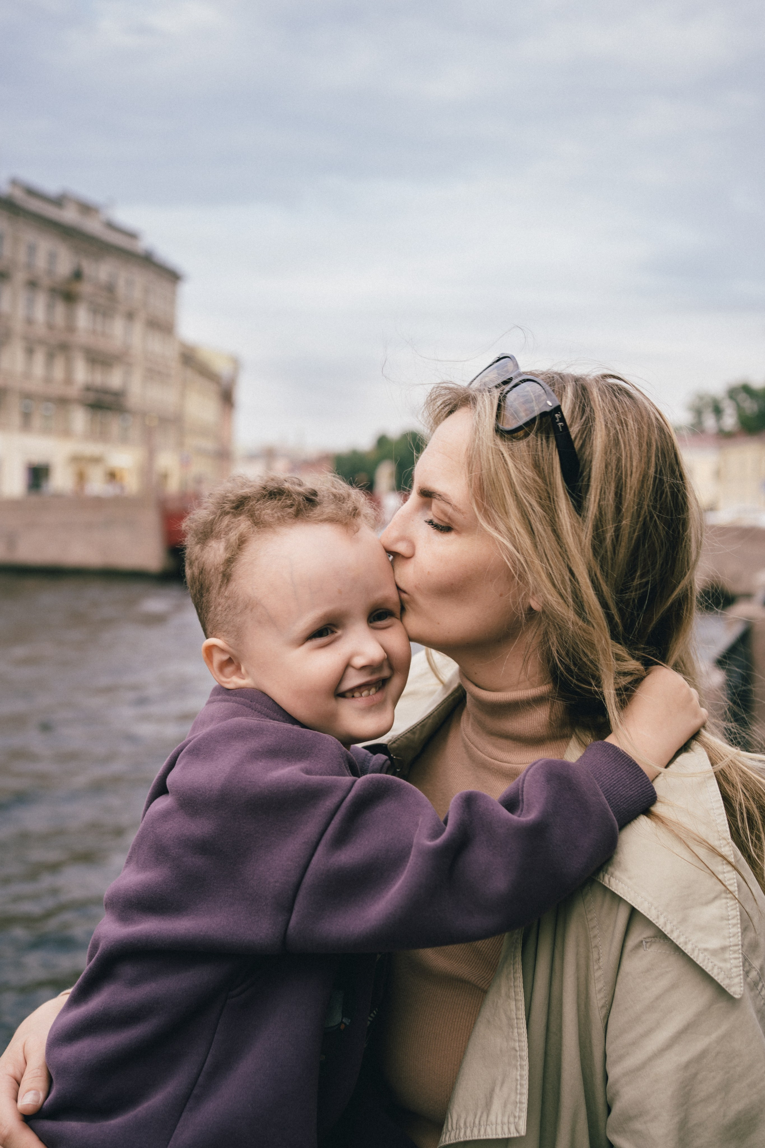 Мама и сын. Репортажный фотограф в Санкт-Петербурге. Фотограф на мероприятие в СПБ