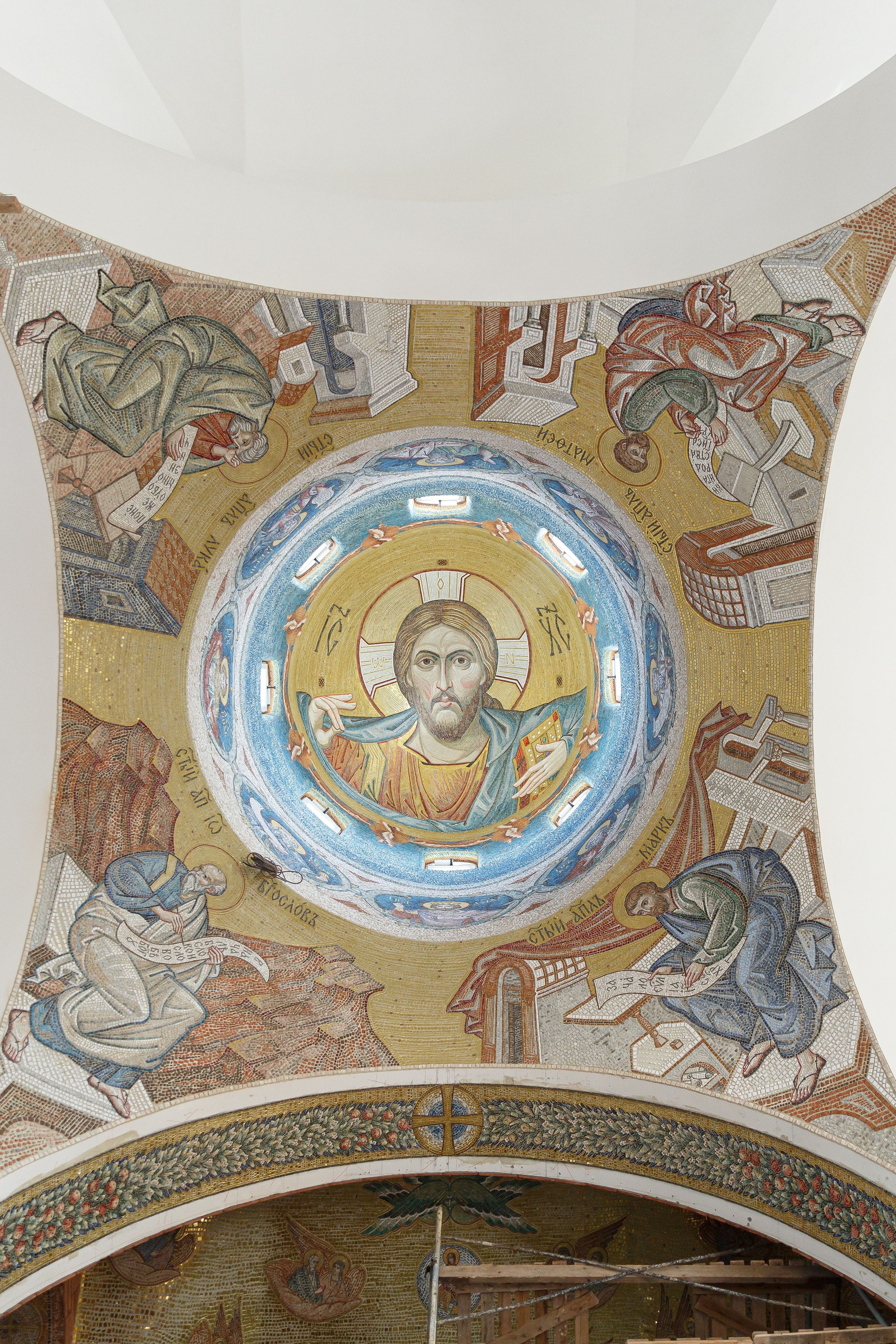 Успенский собор в монастыре Бештау. НИИКОРОВИН- мастерская мозаики и монументального искусства