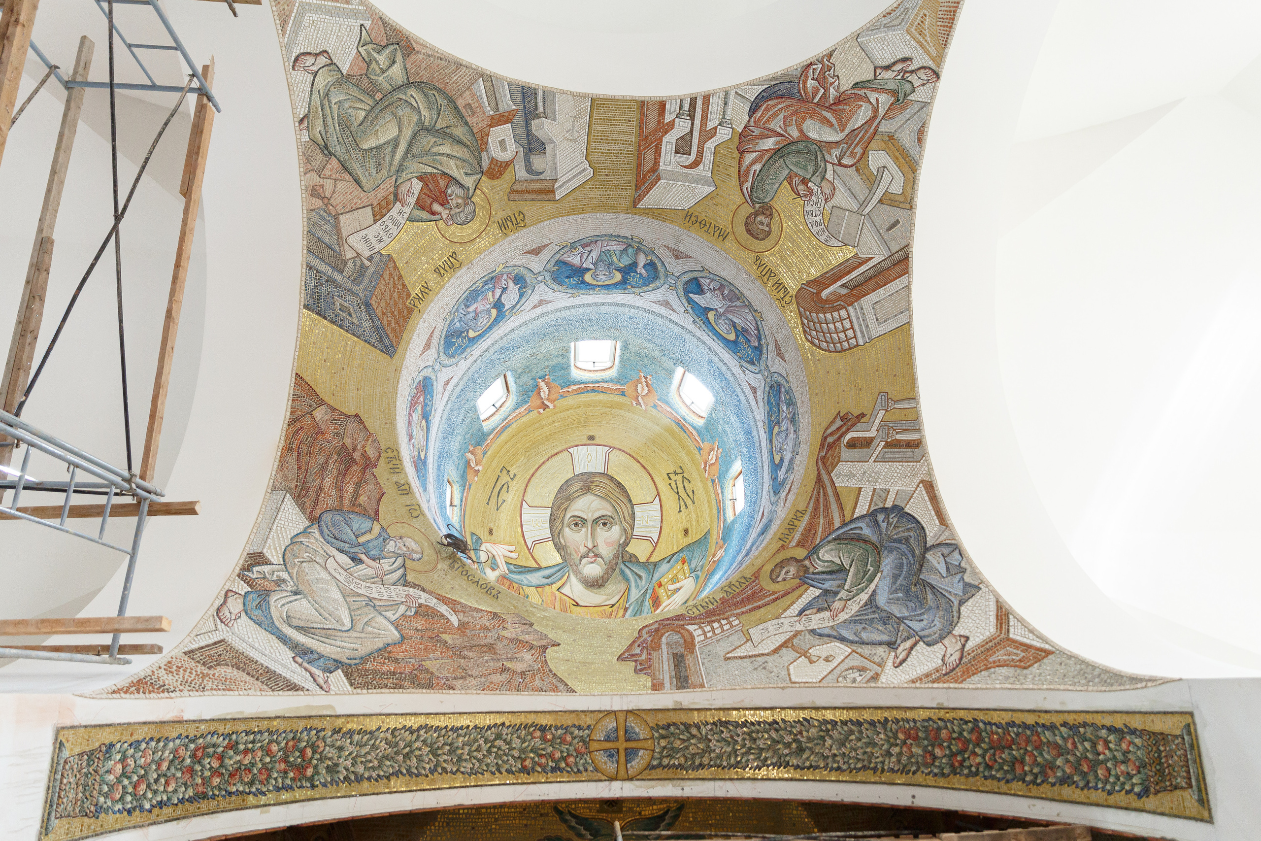 Успенский собор в монастыре Бештау. НИИКОРОВИН- мастерская мозаики и монументального искусства