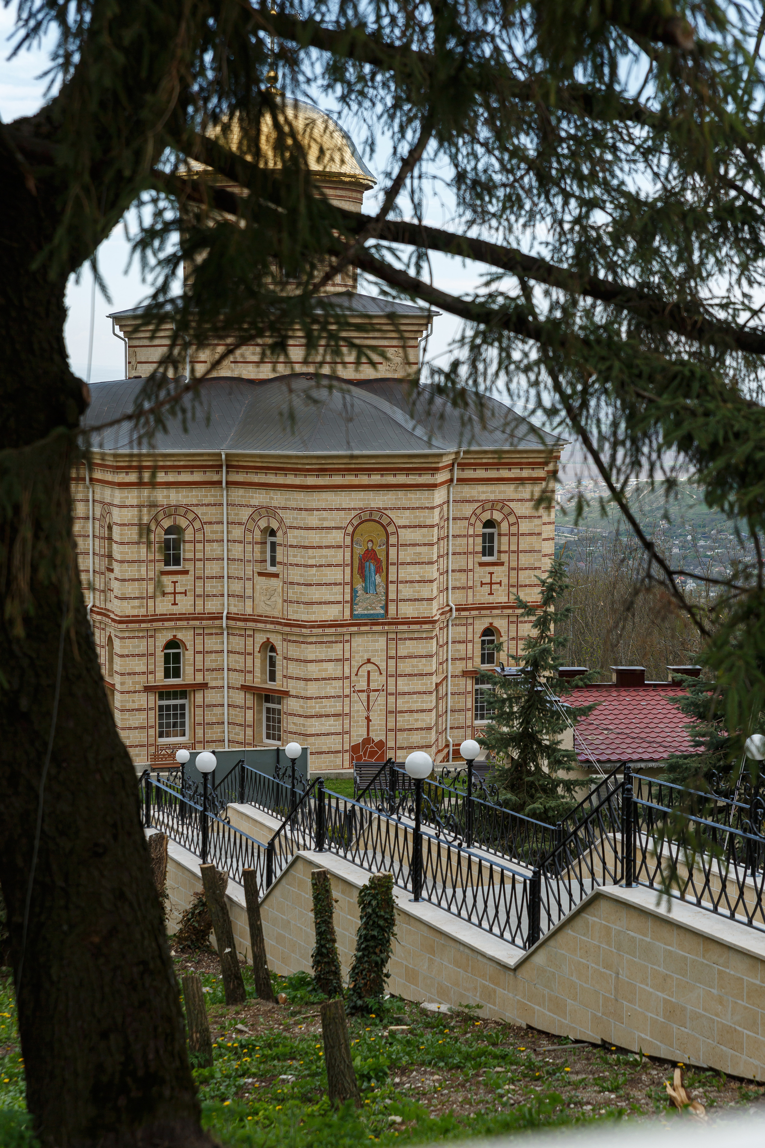 Успенский собор в монастыре Бештау. НИИКОРОВИН- мастерская мозаики и монументального искусства