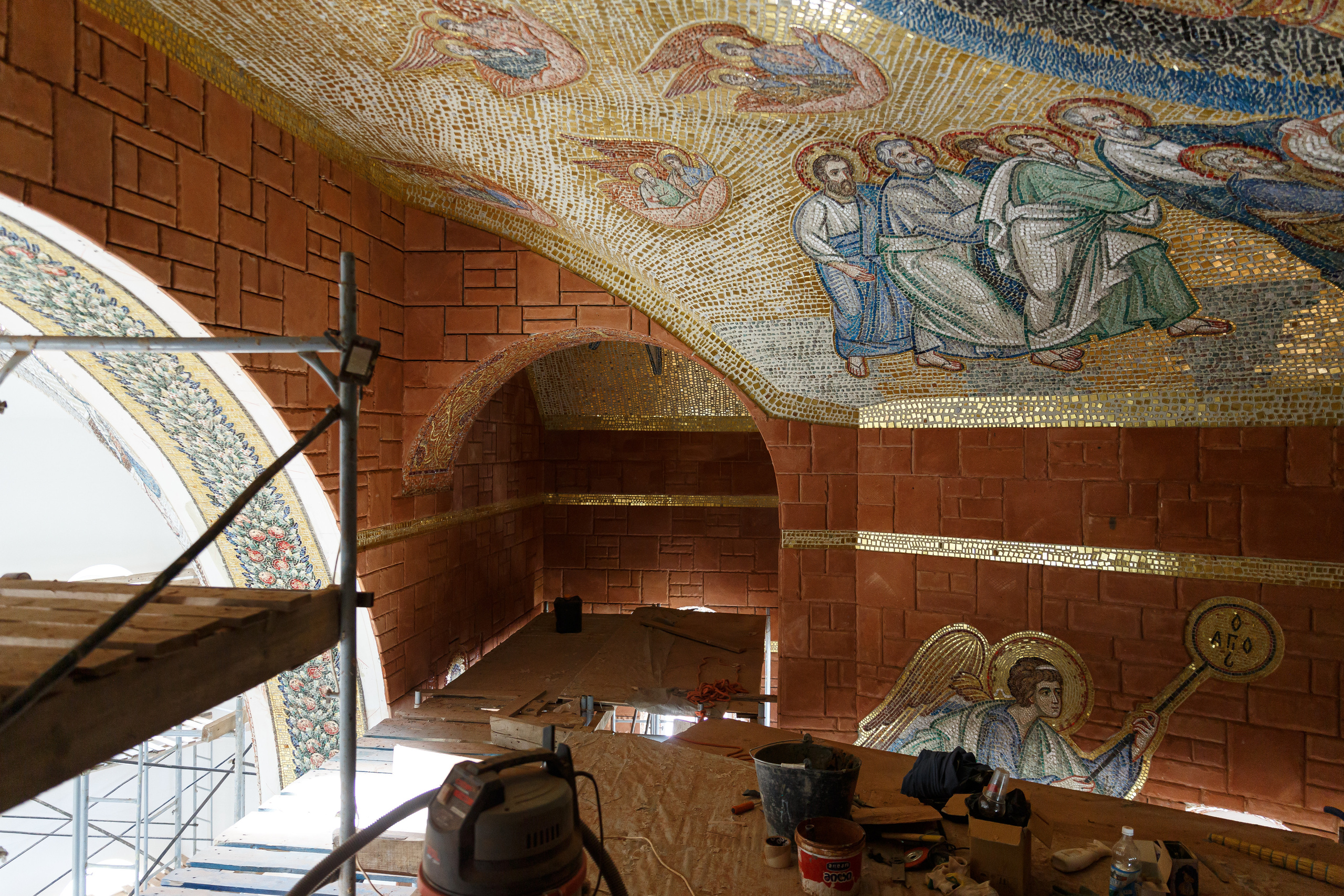 Успенский собор в монастыре Бештау. НИИКОРОВИН- мастерская мозаики и монументального искусства