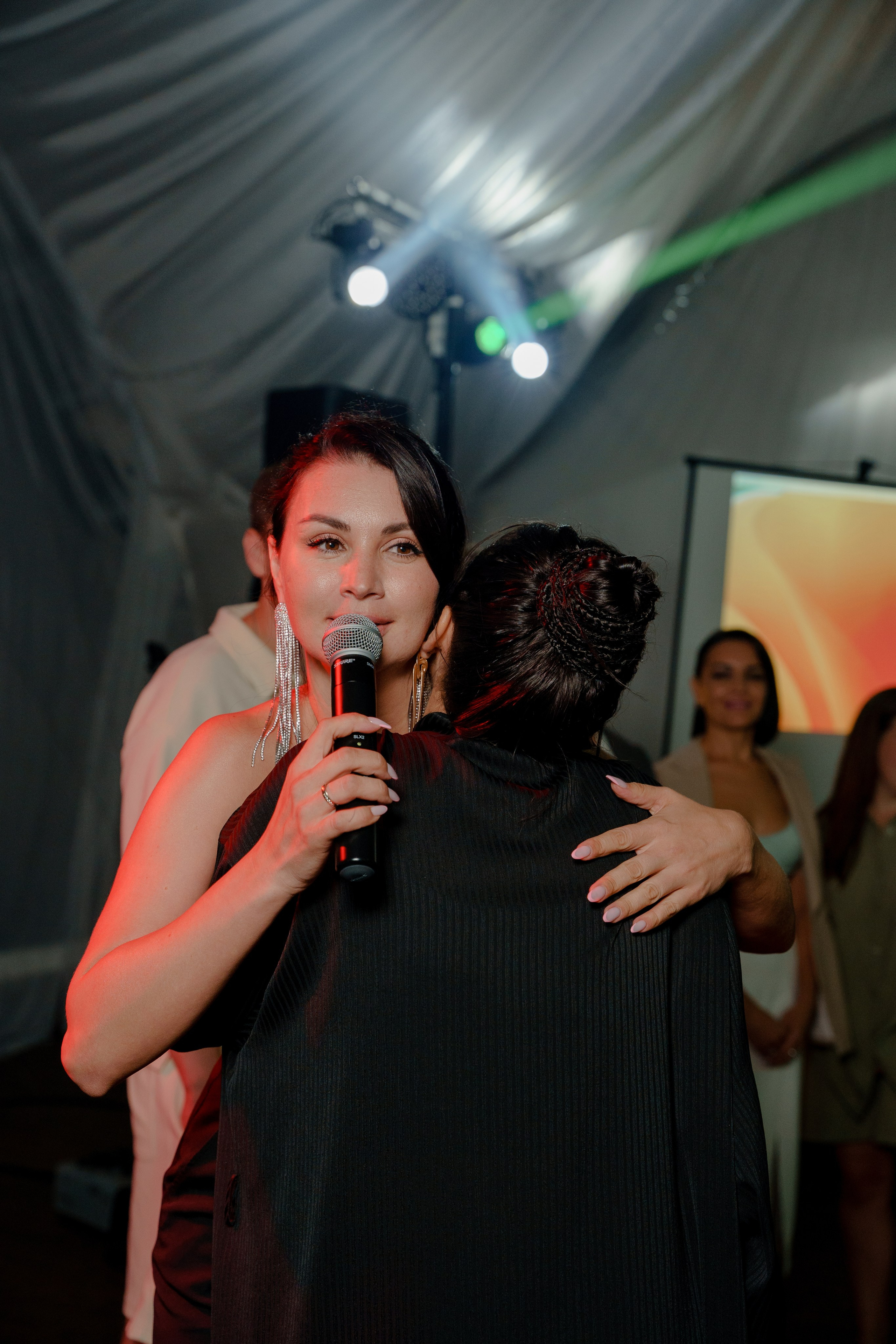 День рождения в шатре на водохранилище. Репортажный фотограф Москва Сергей Дружинин