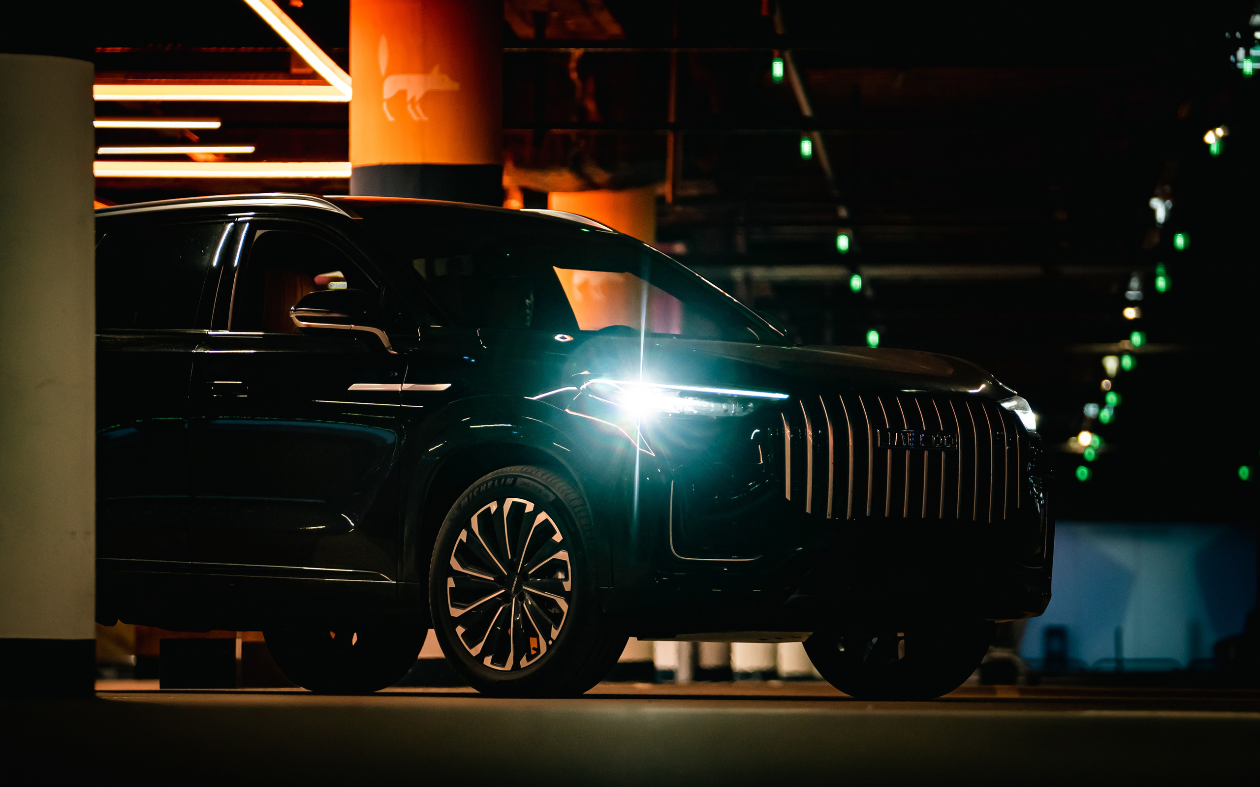 Съемка Автомобилей и спец техники. Студия визуального контента в Санкт-Петербурге и Москве