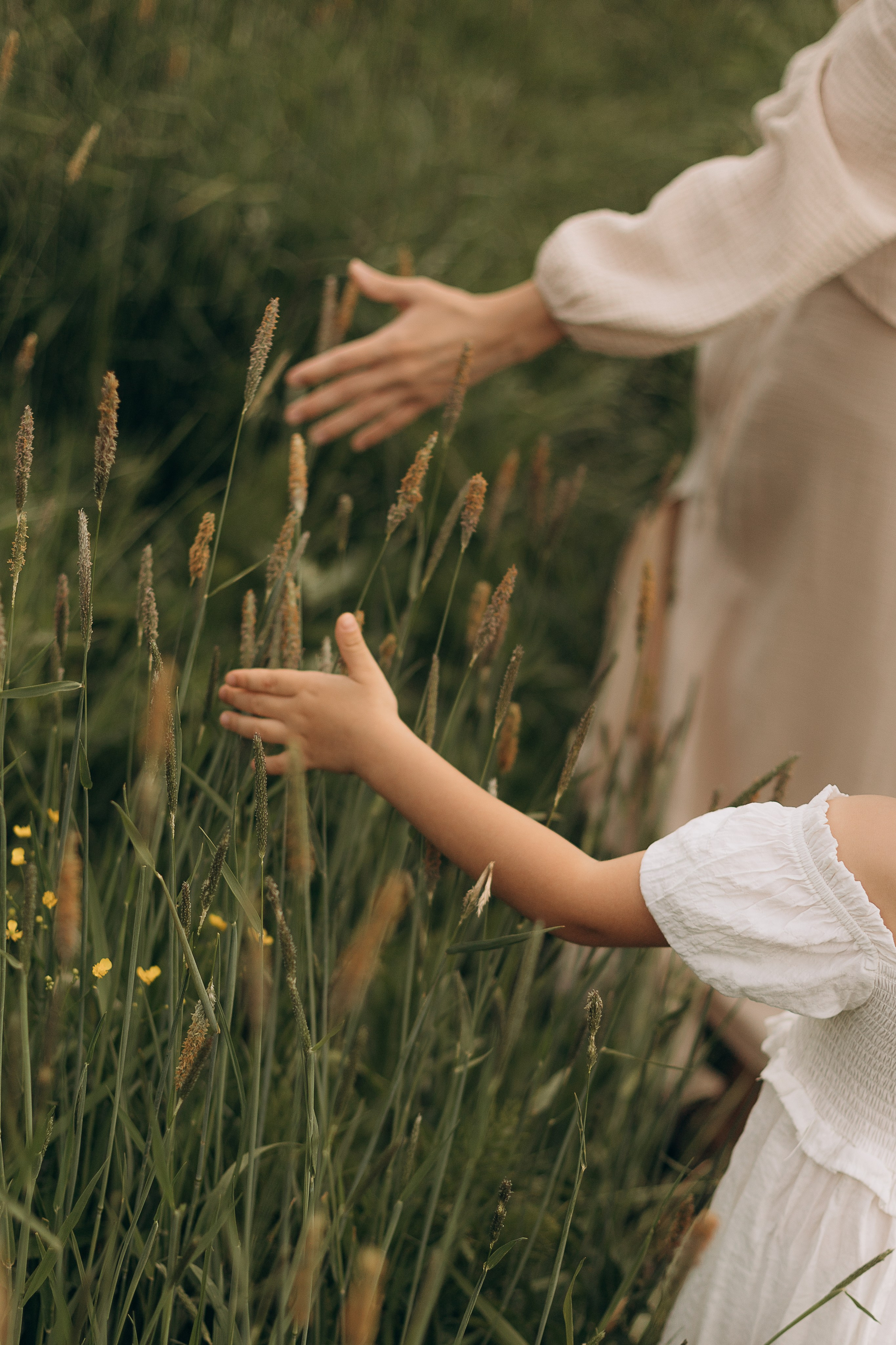 Мама и дочка на холмах. Детский и семейный фотограф в Москве Светлана Шабалина