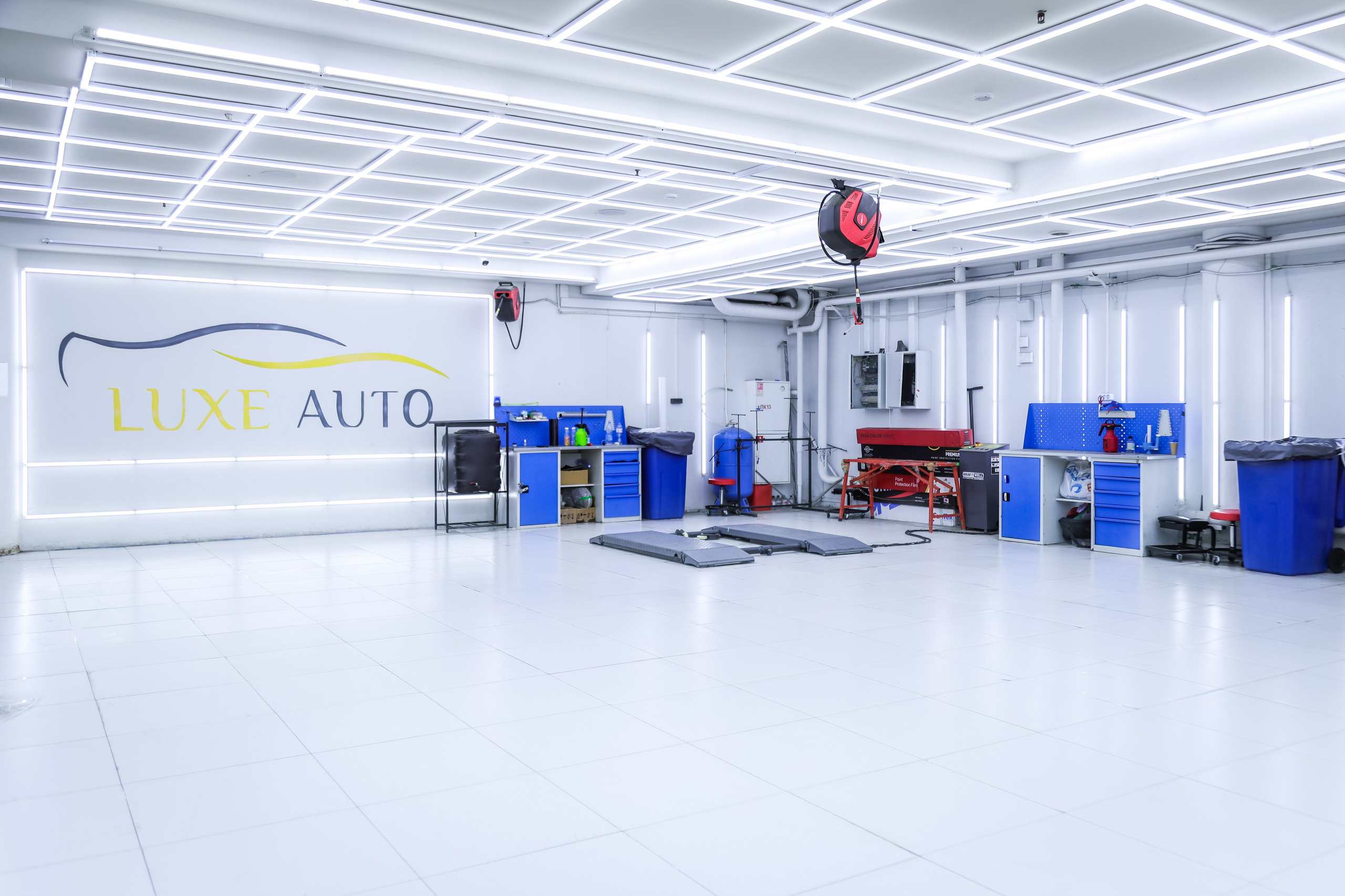 LUXE AUTO DETAILING. Mixturecaptures