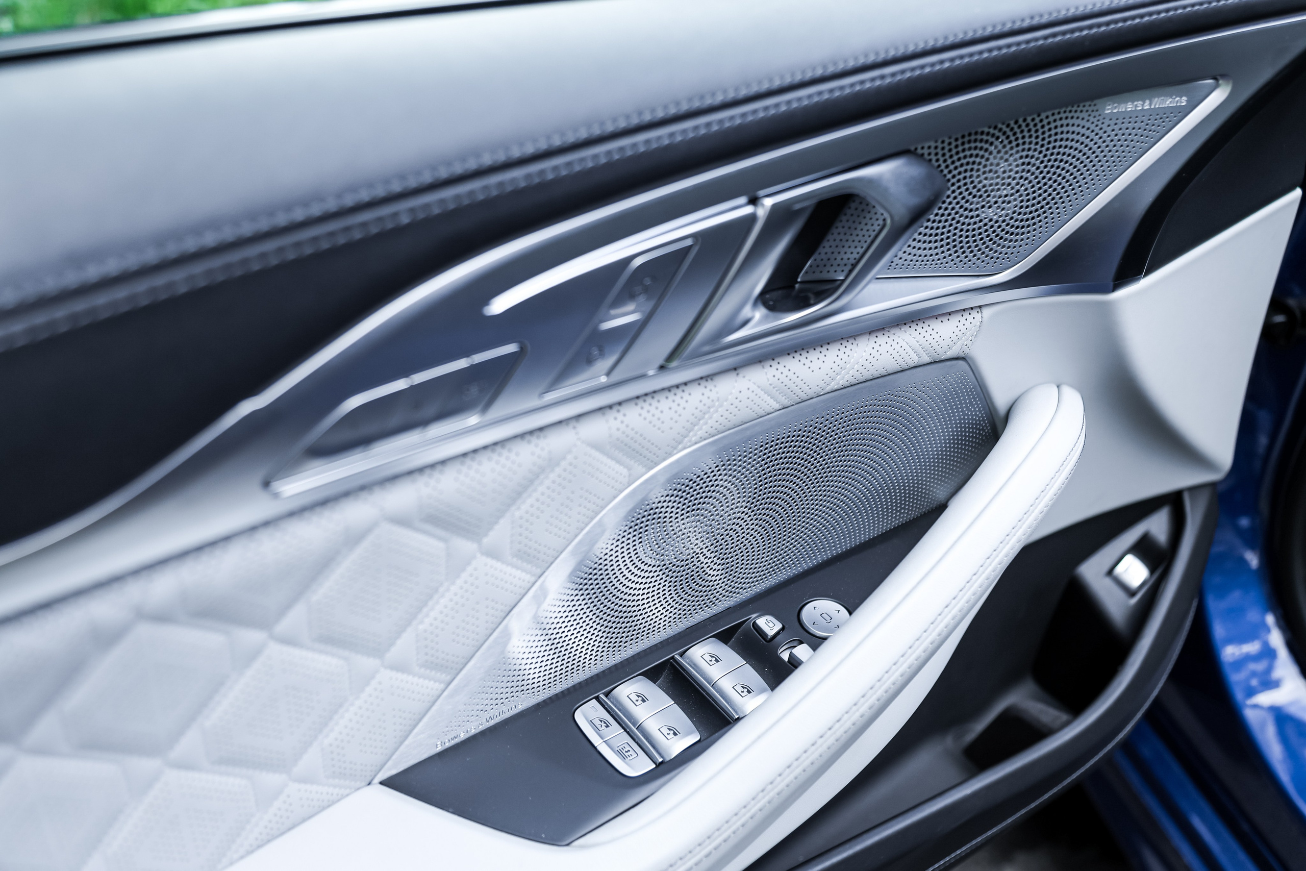 2022 BMW M8 COMPETITION RESTYLING FROM USA $145,000 / 17,500 KM ODOMETER. Mixturecaptures