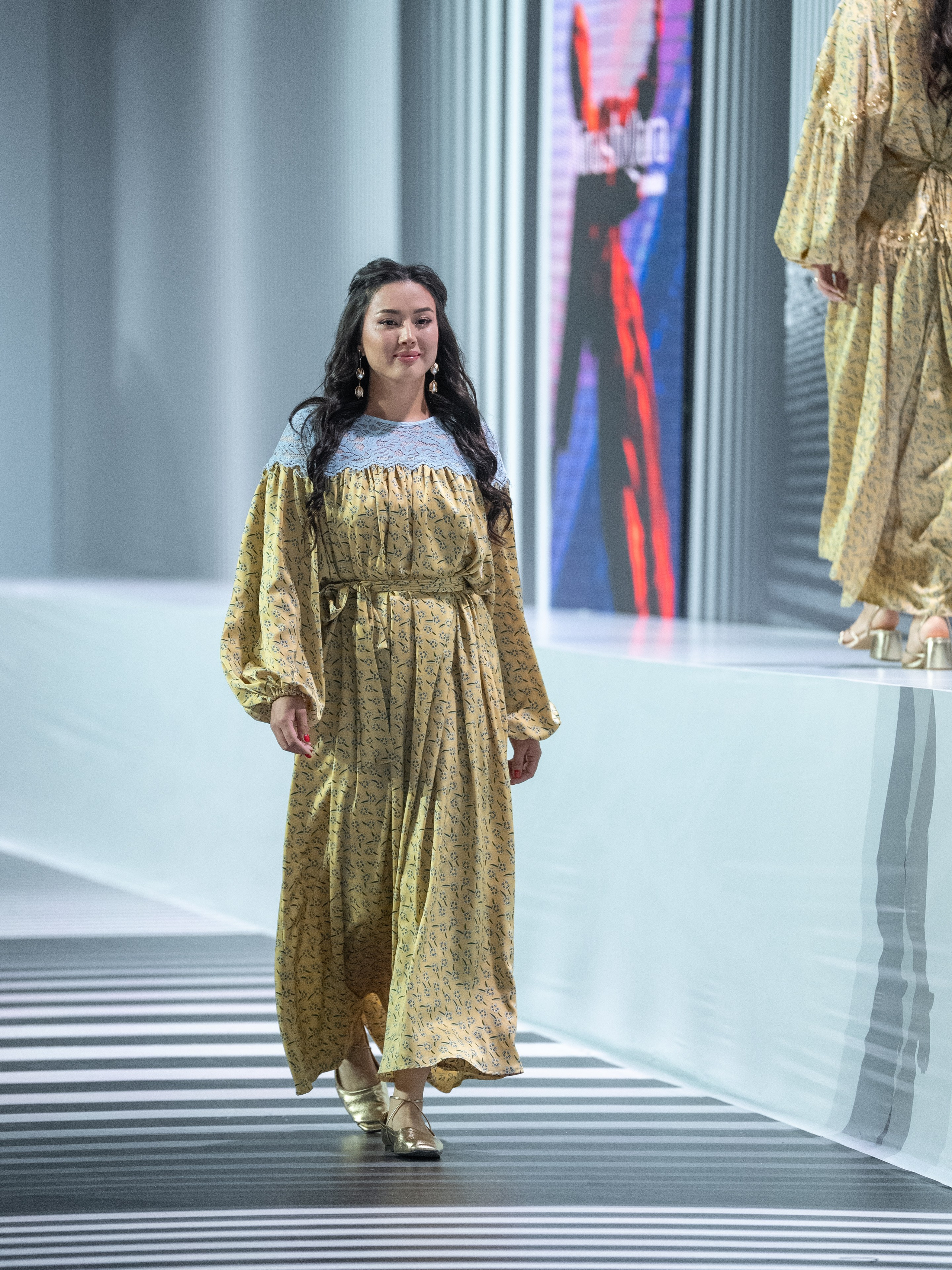 Brand AINASH QARA. Сайт Алматинского НЮ АРТ, будуар и фэшн фотографа Дениса Карпенко