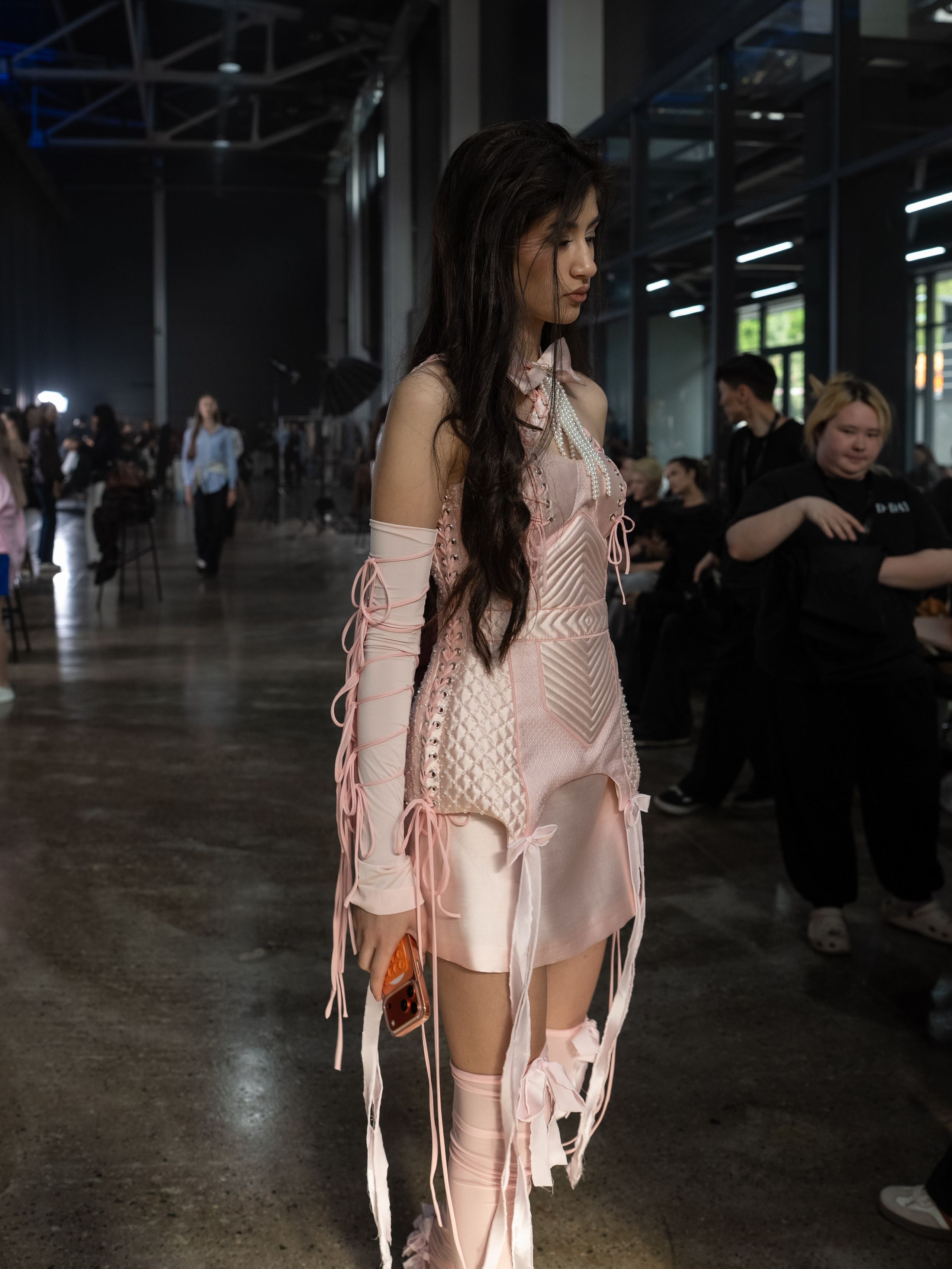 Visa Fashion Week Pre-Fall 2026 April BackStage Day 1. Сайт Алматинского НЮ АРТ, будуар и фэшн фотографа Дениса Карпенко