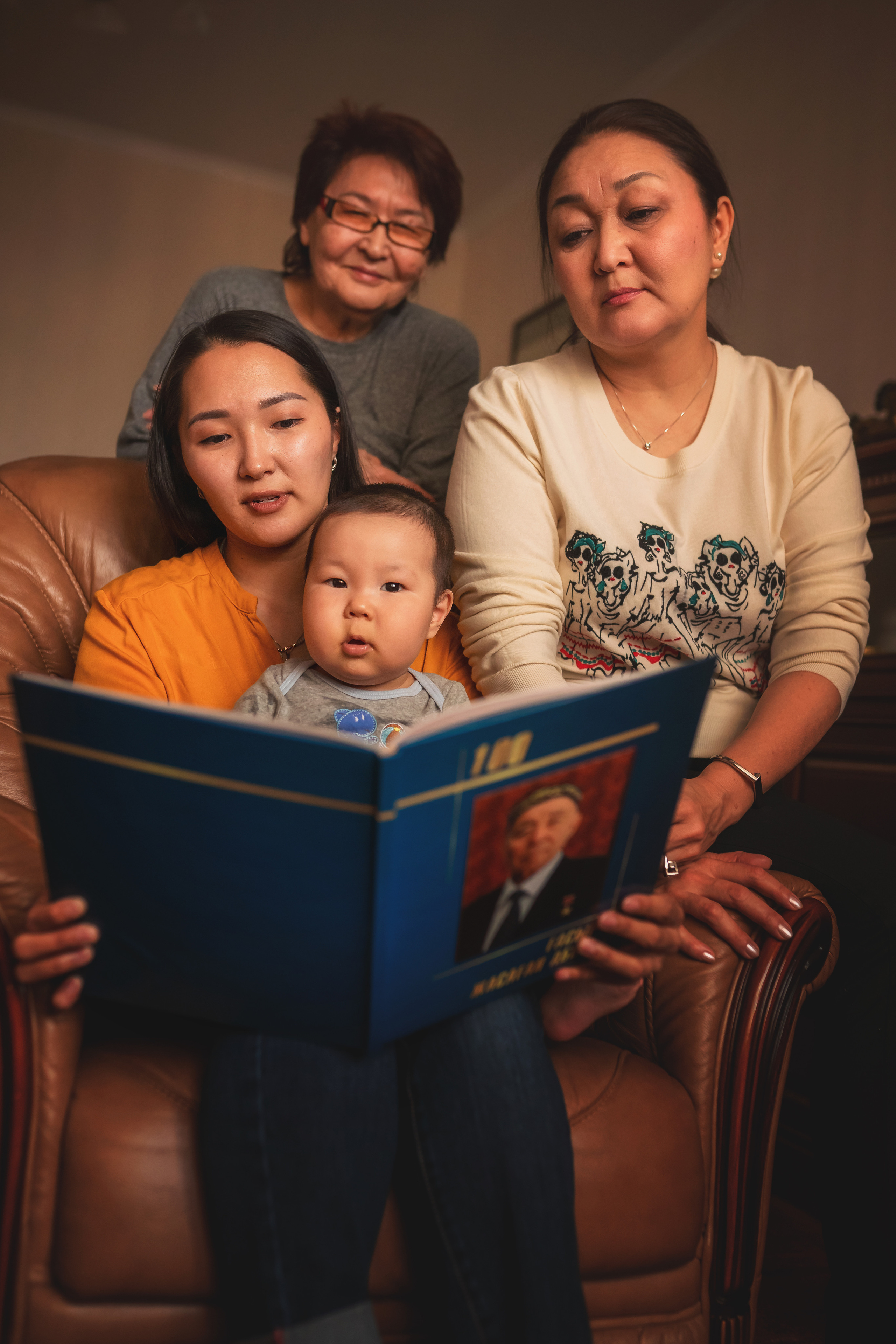 4 поколения. Семейный фотограф в Алматы Анжелика Али Номан