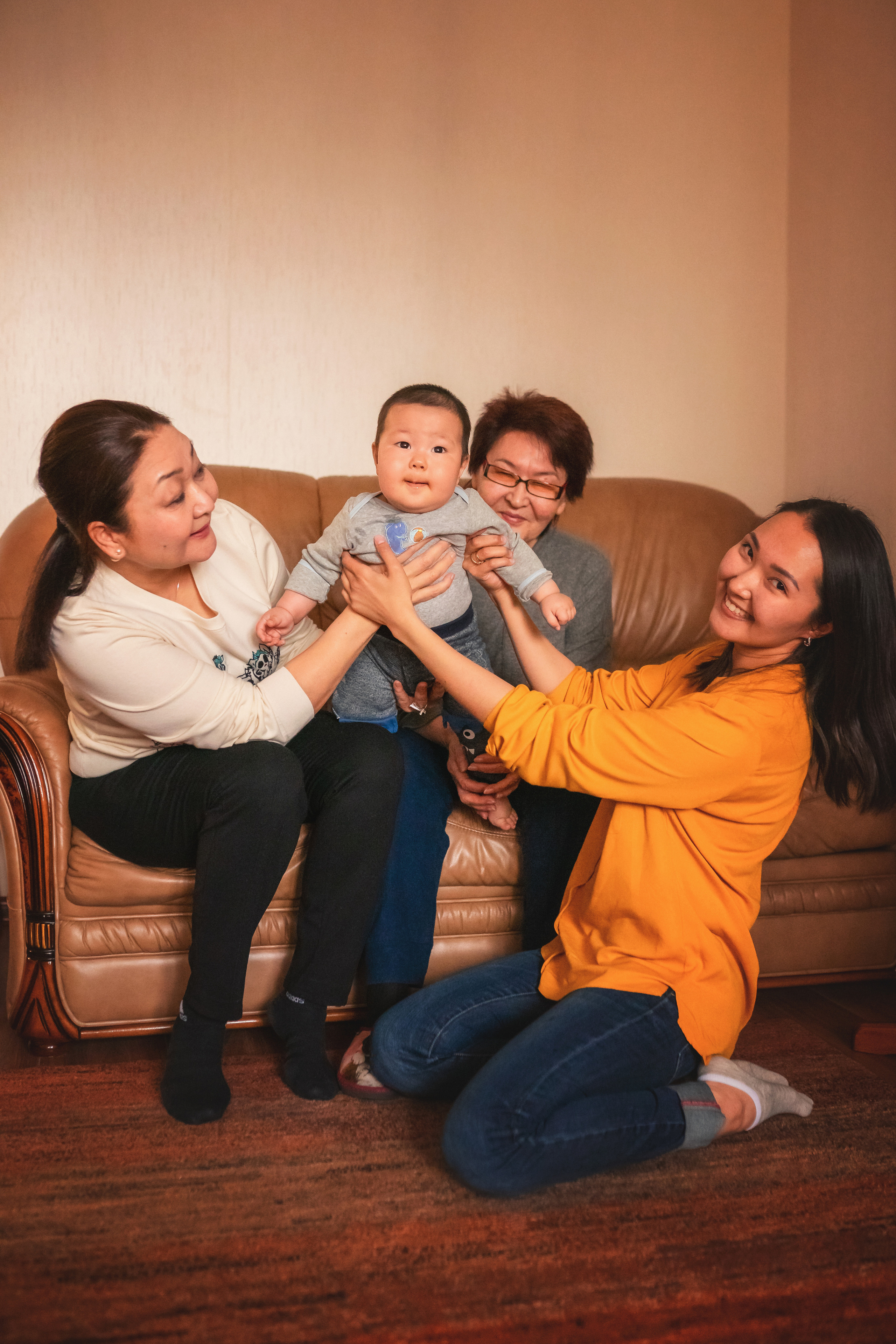 4 поколения. Семейный фотограф в Алматы Анжелика Али Номан