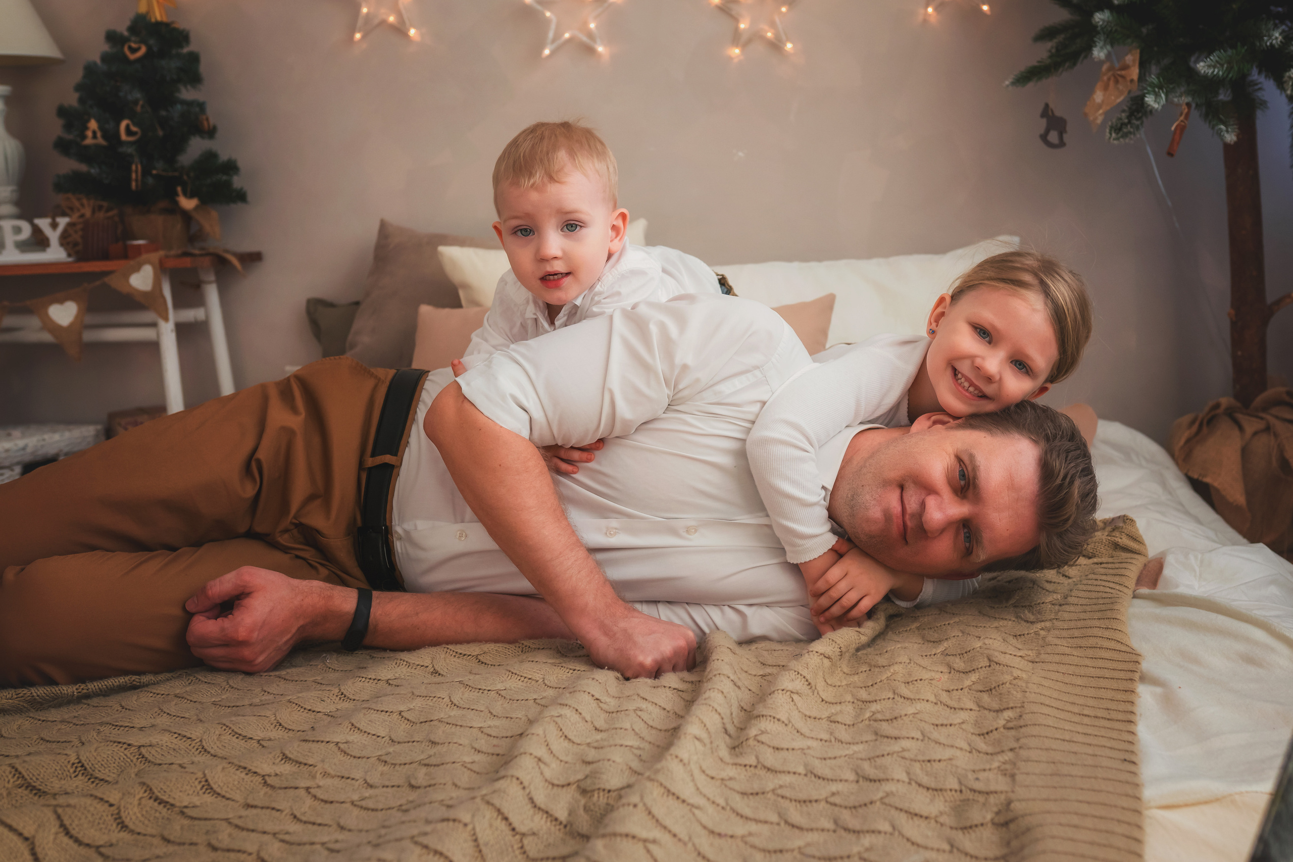 Миша, Настя, Полина и Леша. Семейный фотограф в Алматы Анжелика Али Номан