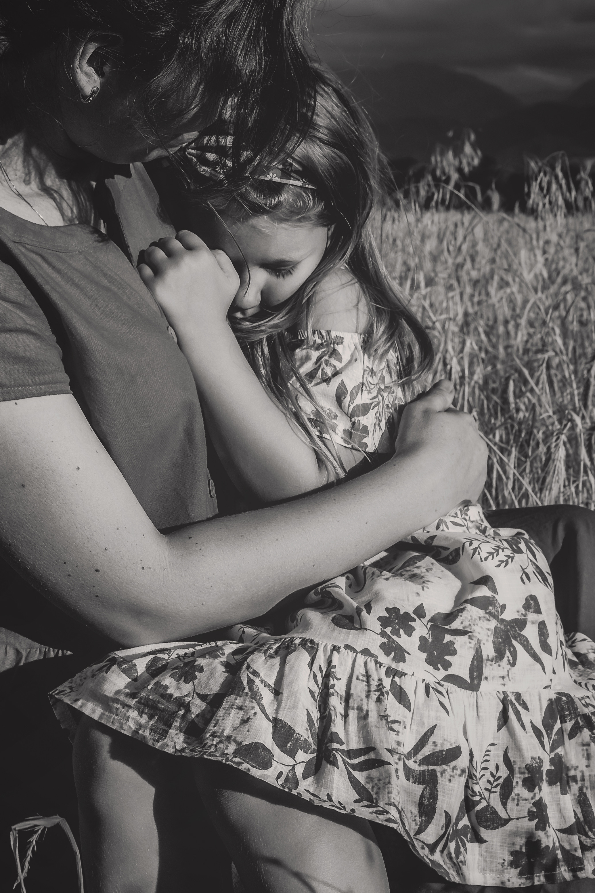 Миша, Настя, Полина и Леша в поле. Семейный фотограф в Алматы Анжелика Али Номан