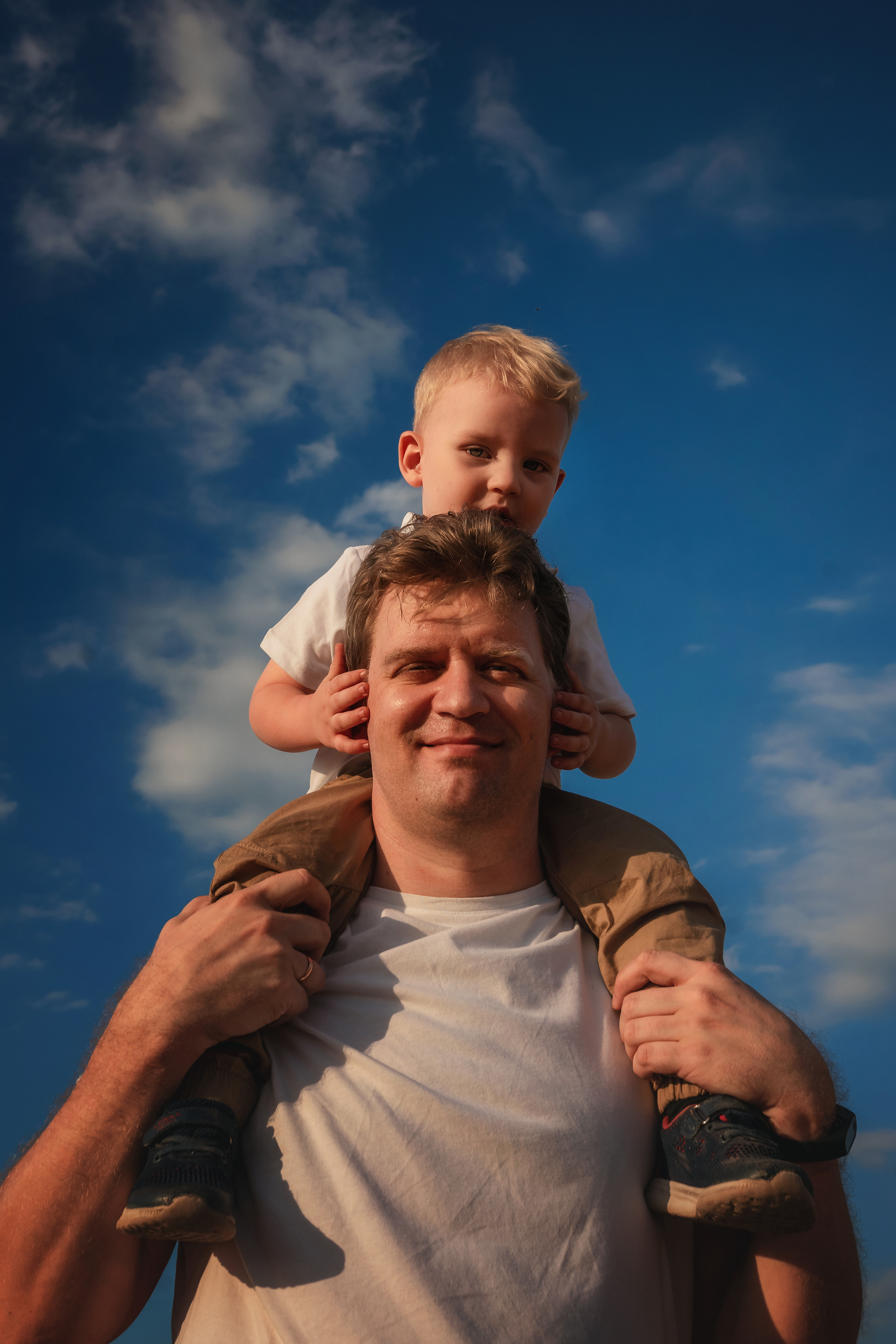 Миша, Настя, Полина и Леша в поле. Семейный фотограф в Алматы Анжелика Али Номан