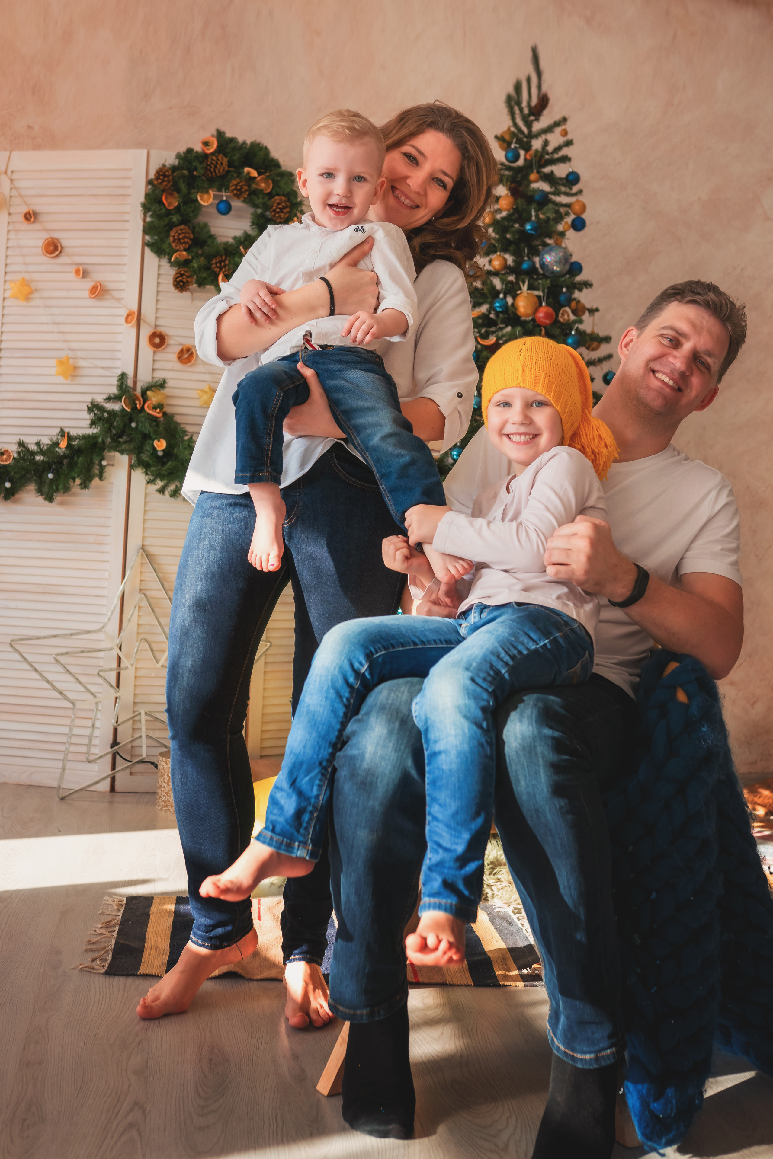 Миша, Настя, Полина и Леша. Семейный фотограф в Алматы Анжелика Али Номан