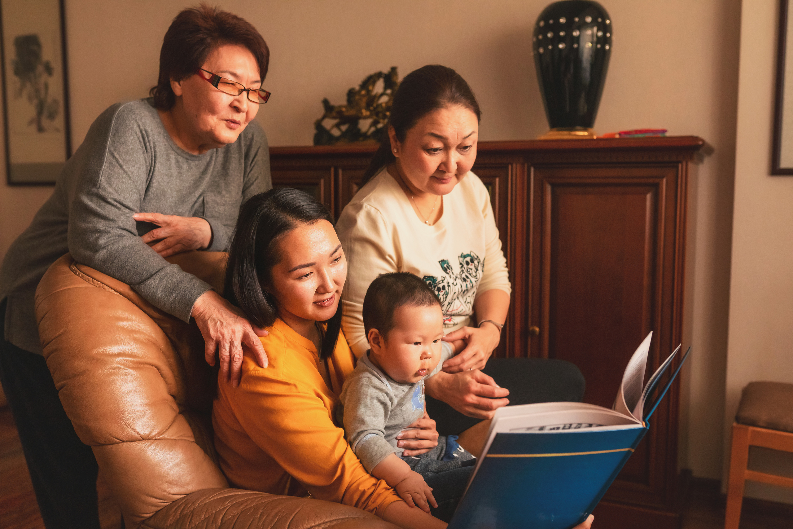 4 поколения. Семейный фотограф в Алматы Анжелика Али Номан