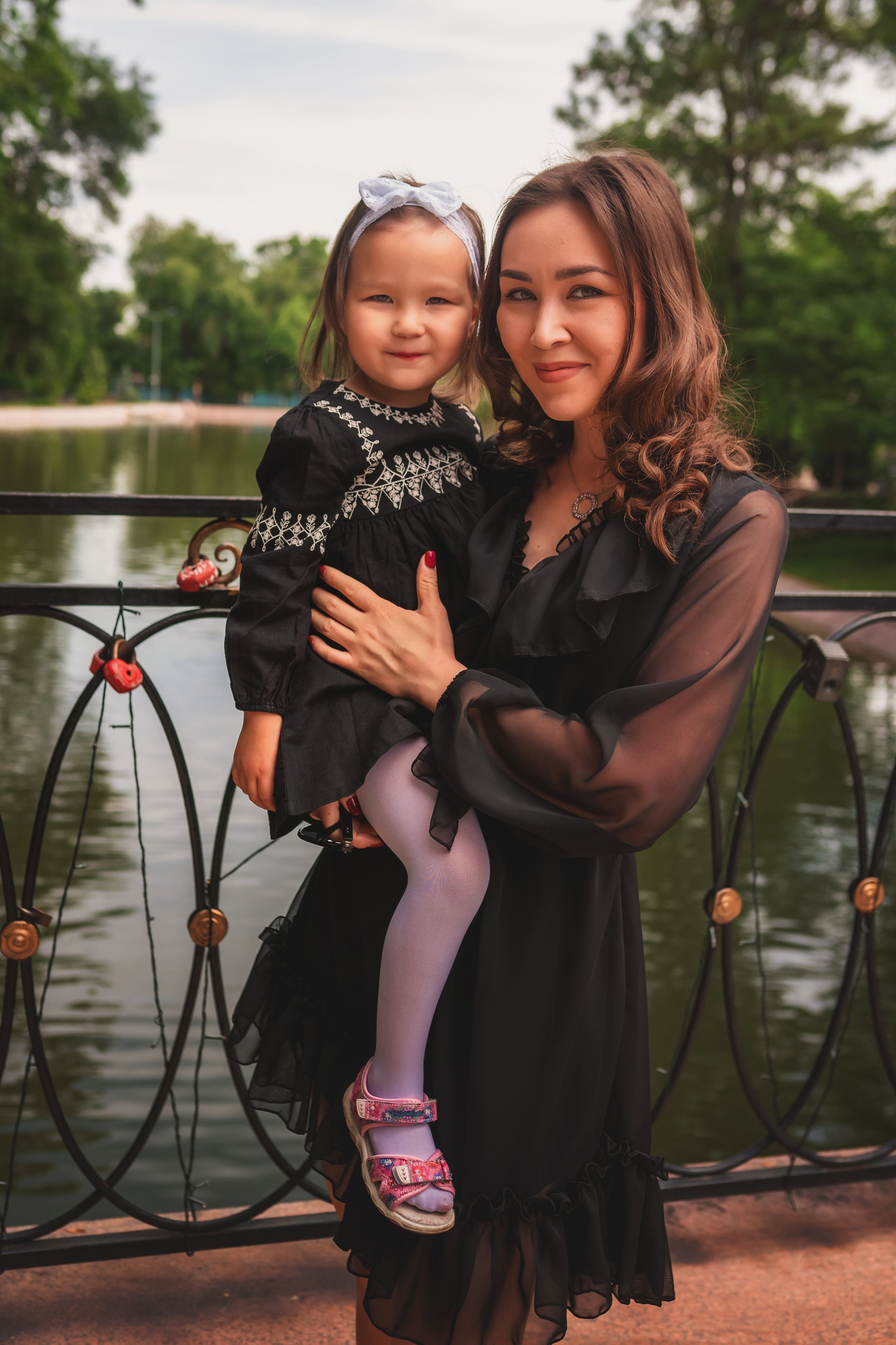 Асель и Айлин. Семейный фотограф в Алматы Анжелика Али Номан