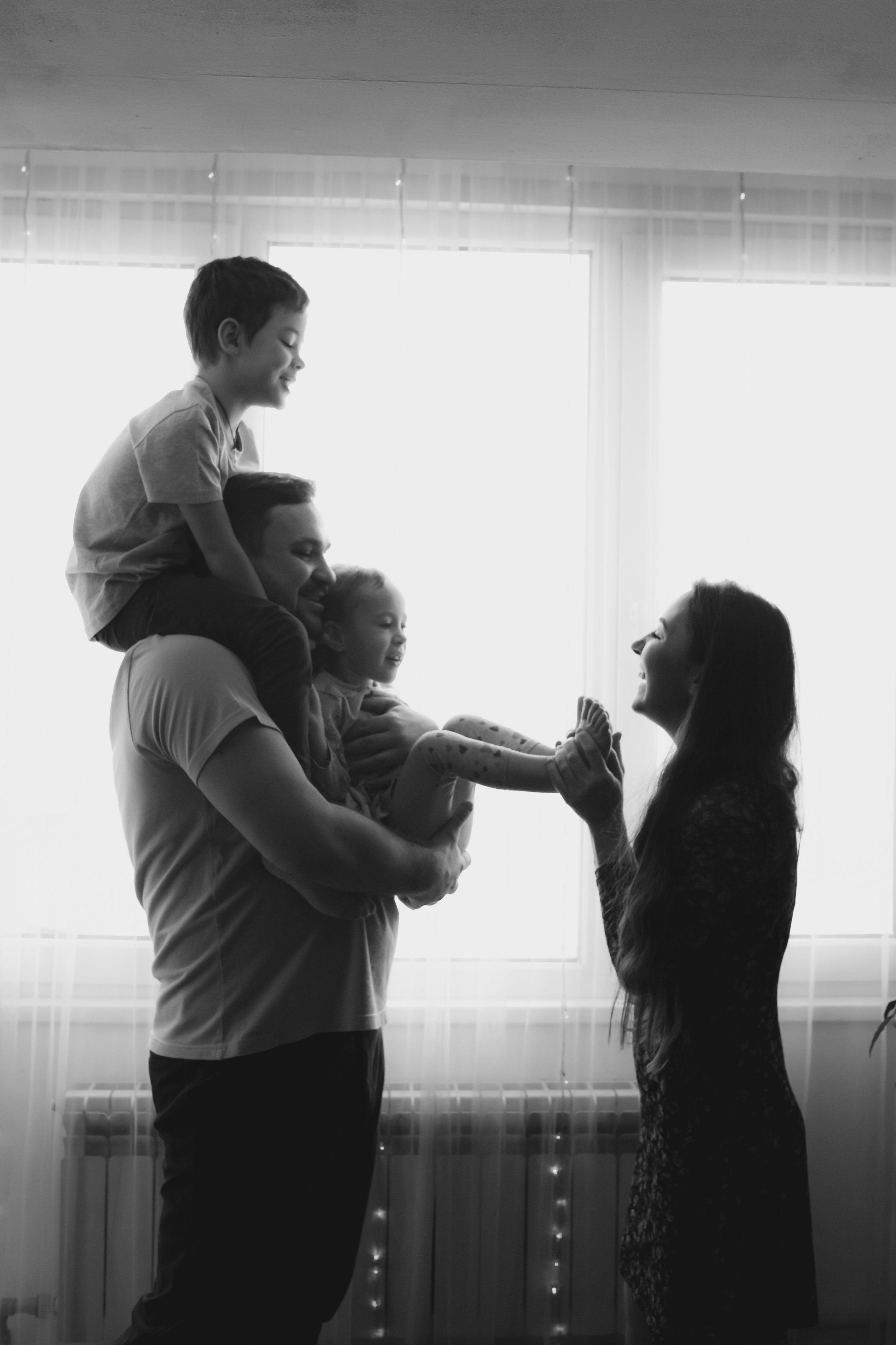 Егор, Руслана, Глеб, Мария. Семейный фотограф в Алматы Анжелика Али Номан