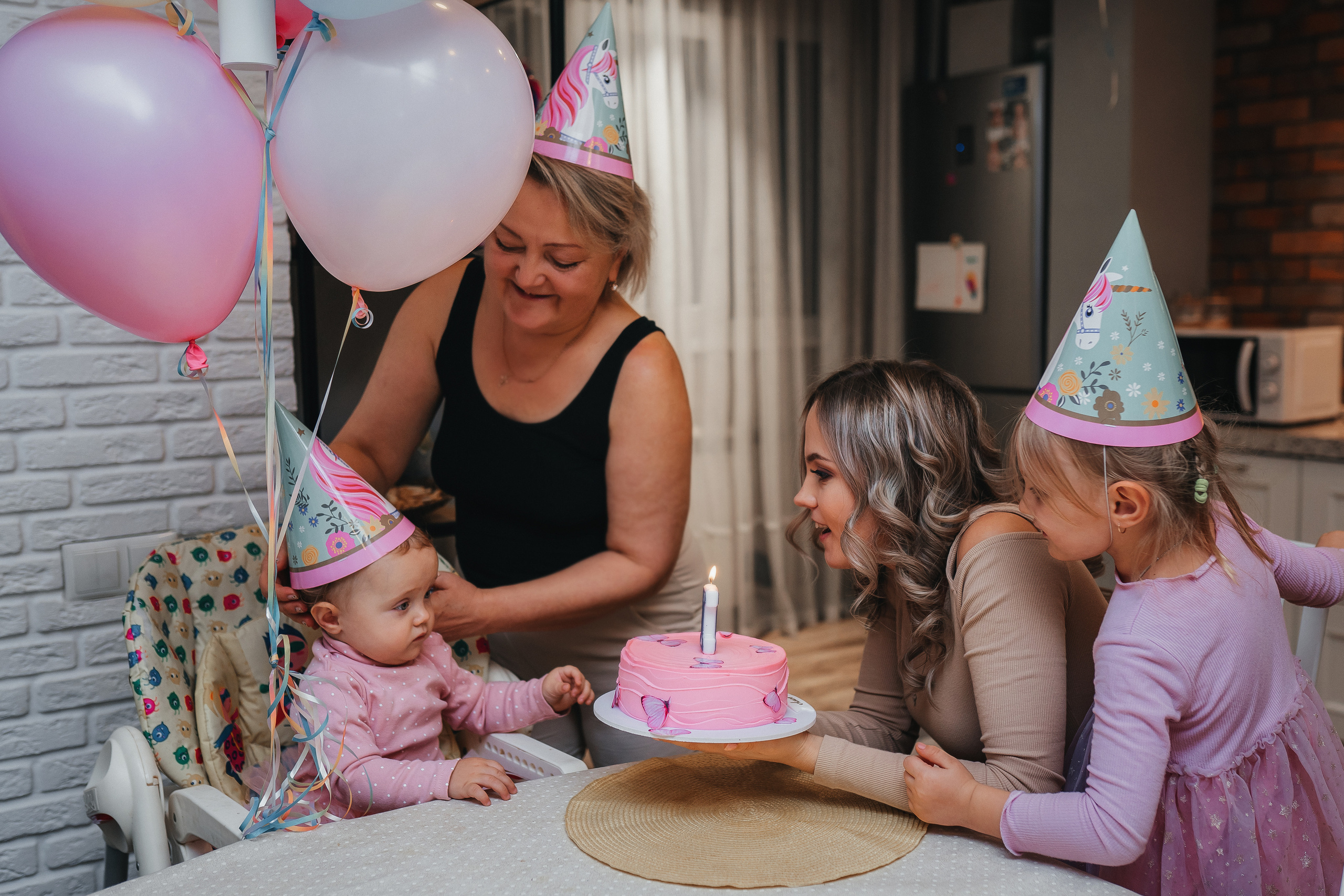 Годик Алисы дома. Семейный фотограф в Алматы Анжелика Али Номан