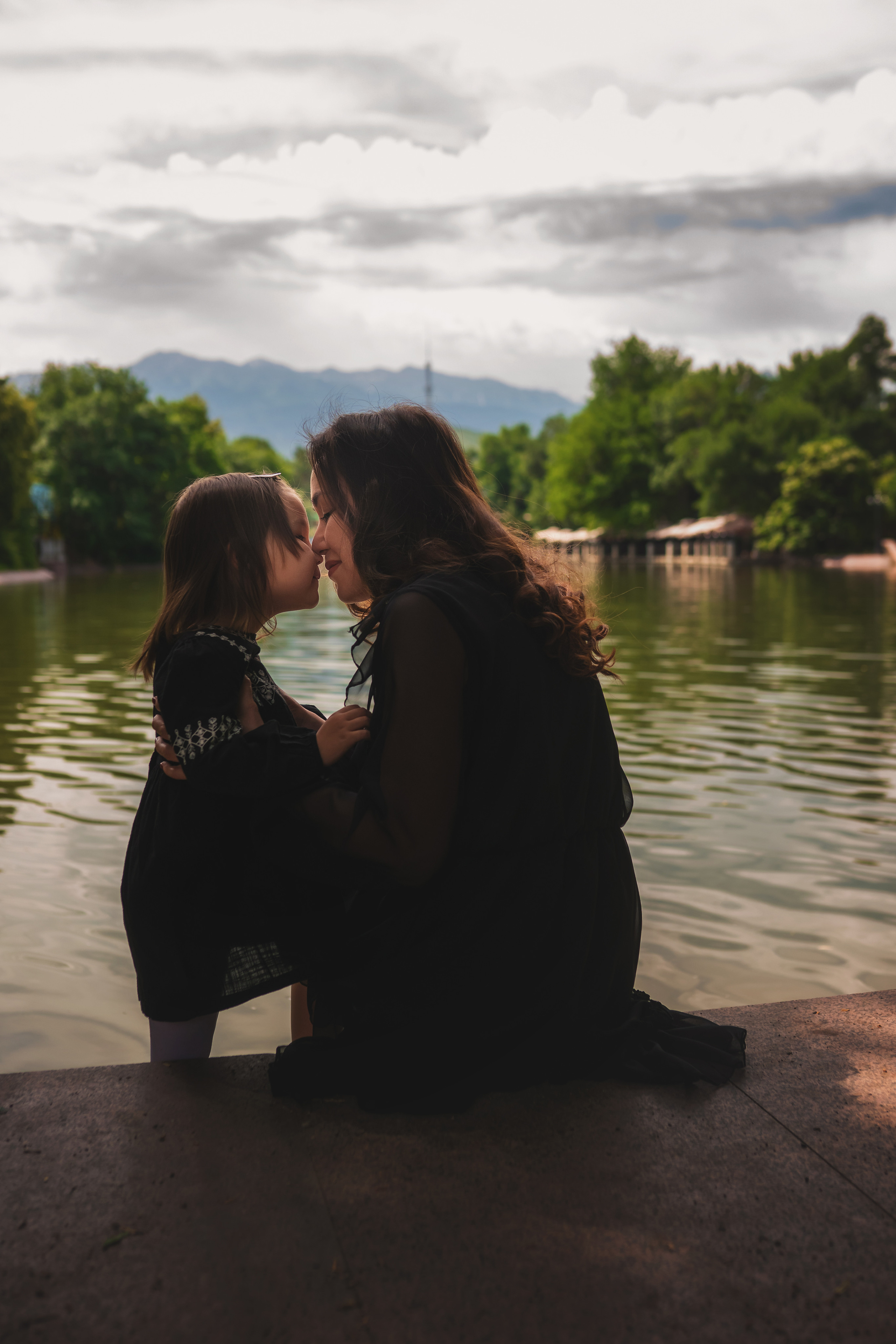 Асель и Айлин. Семейный фотограф в Алматы Анжелика Али Номан