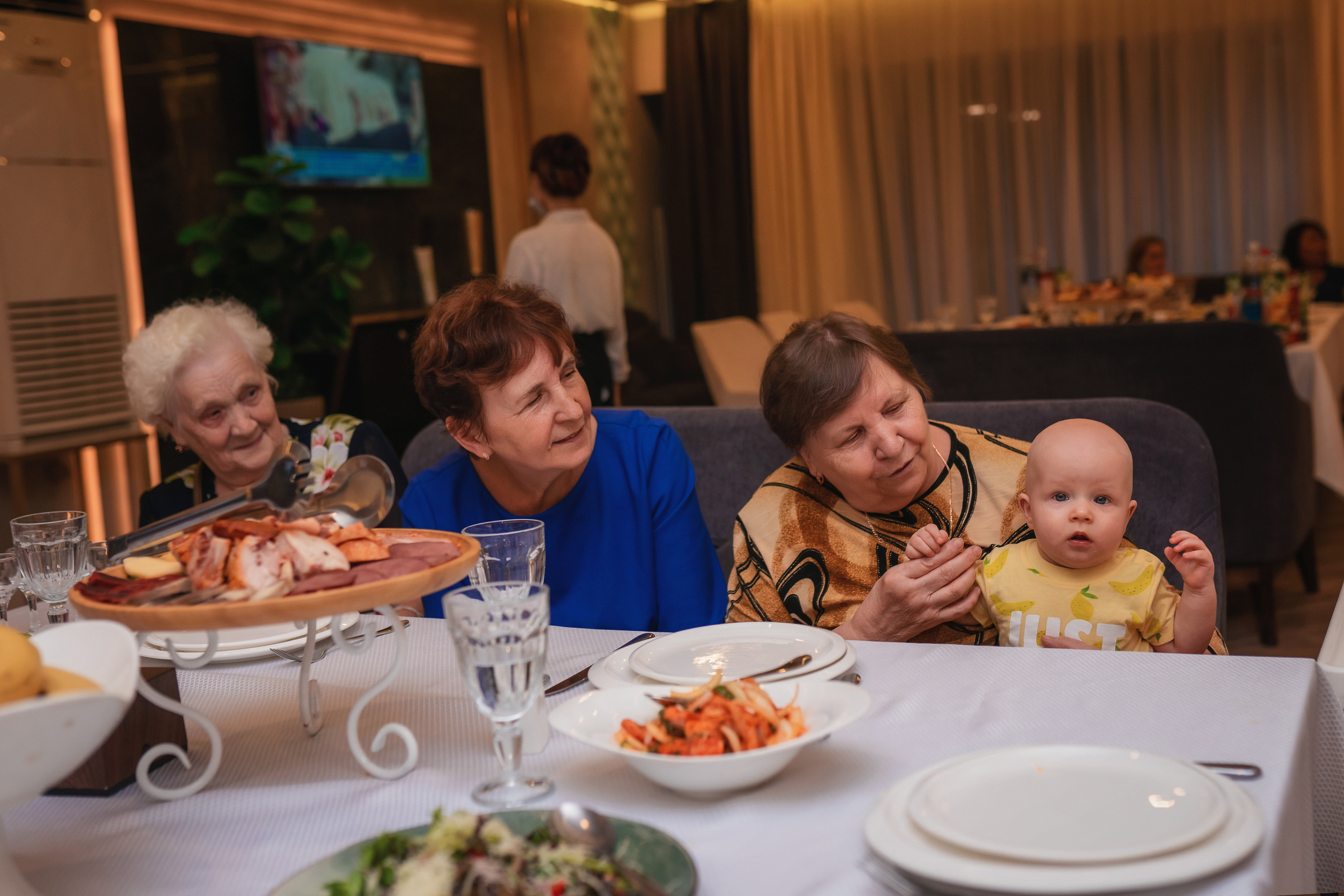 Руслану годик. Семейный фотограф в Алматы Анжелика Али Номан