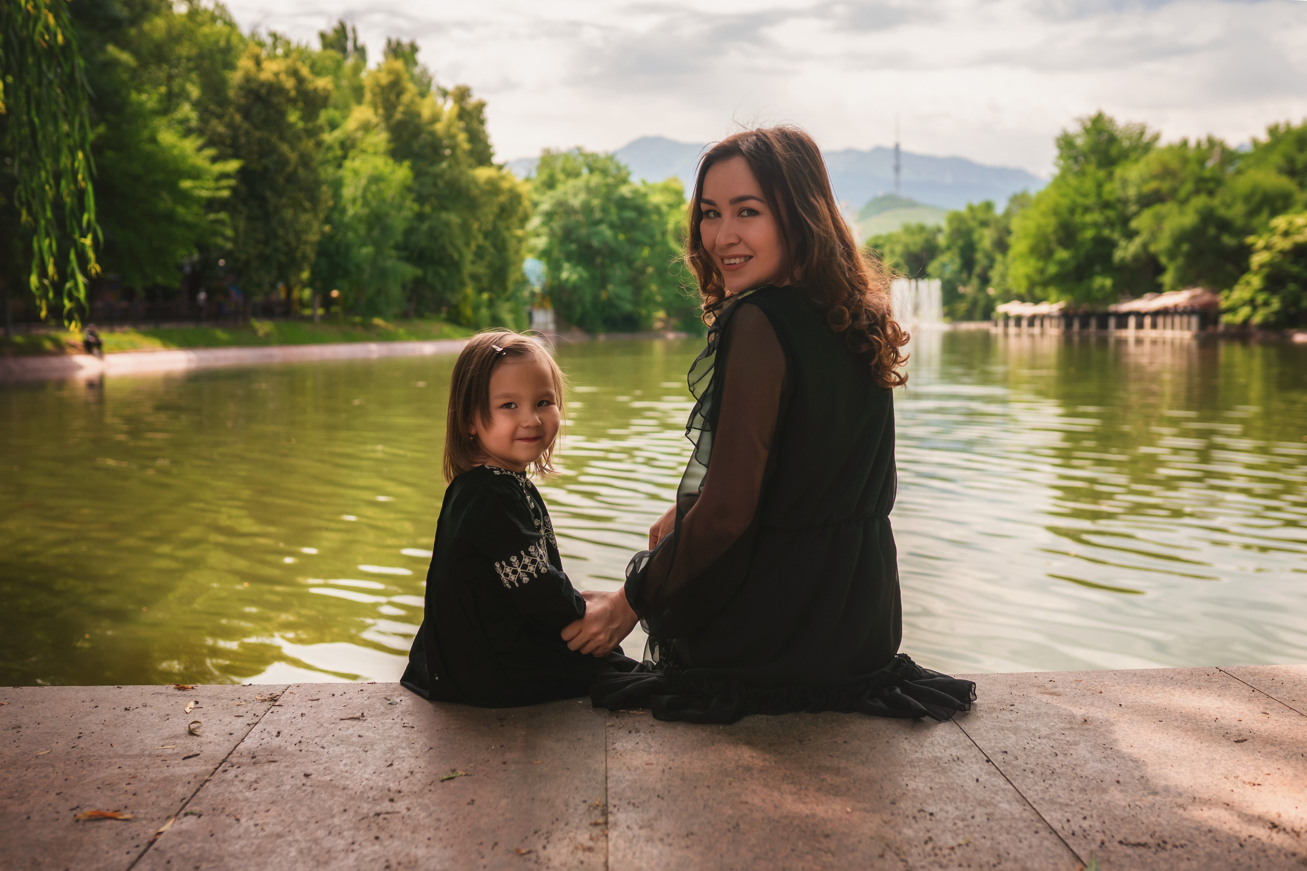 Асель и Айлин. Семейный фотограф в Алматы Анжелика Али Номан