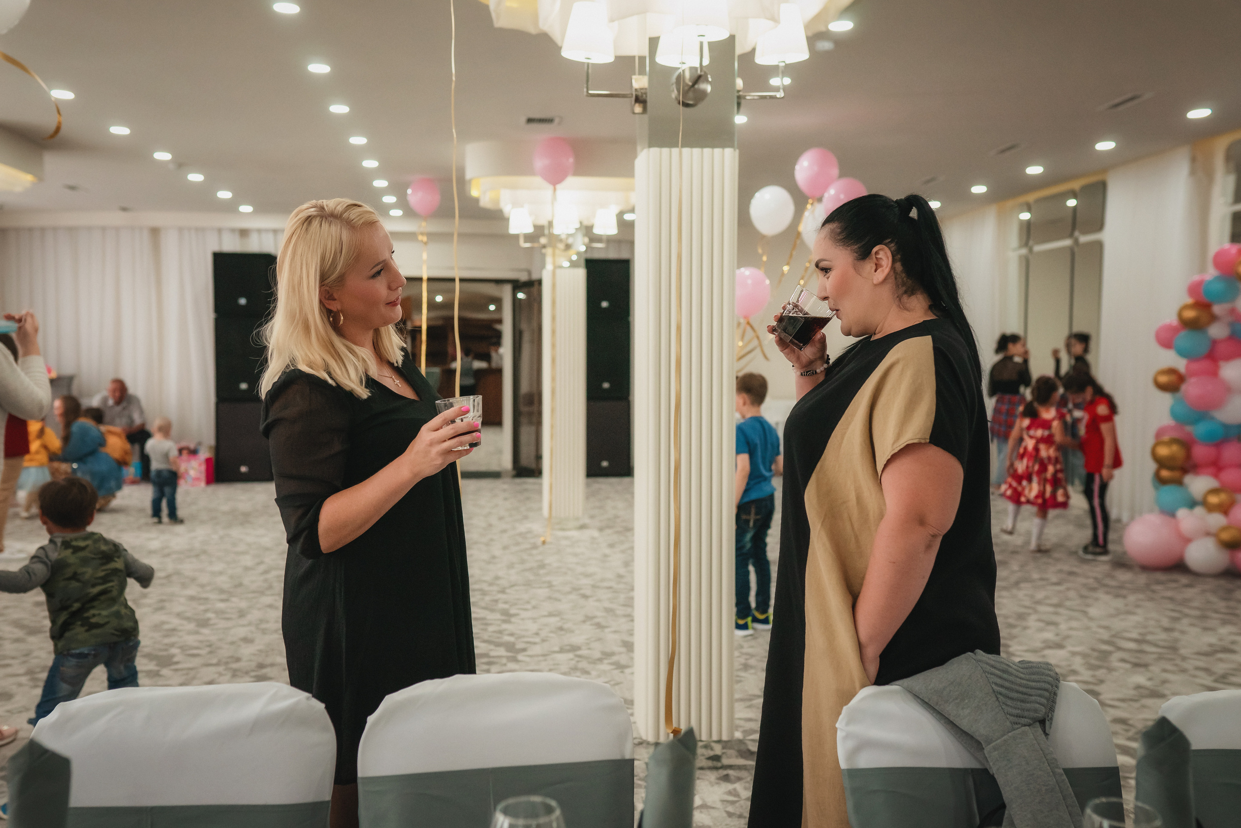 Мария и Анастасия. Семейный фотограф в Алматы Анжелика Али Номан