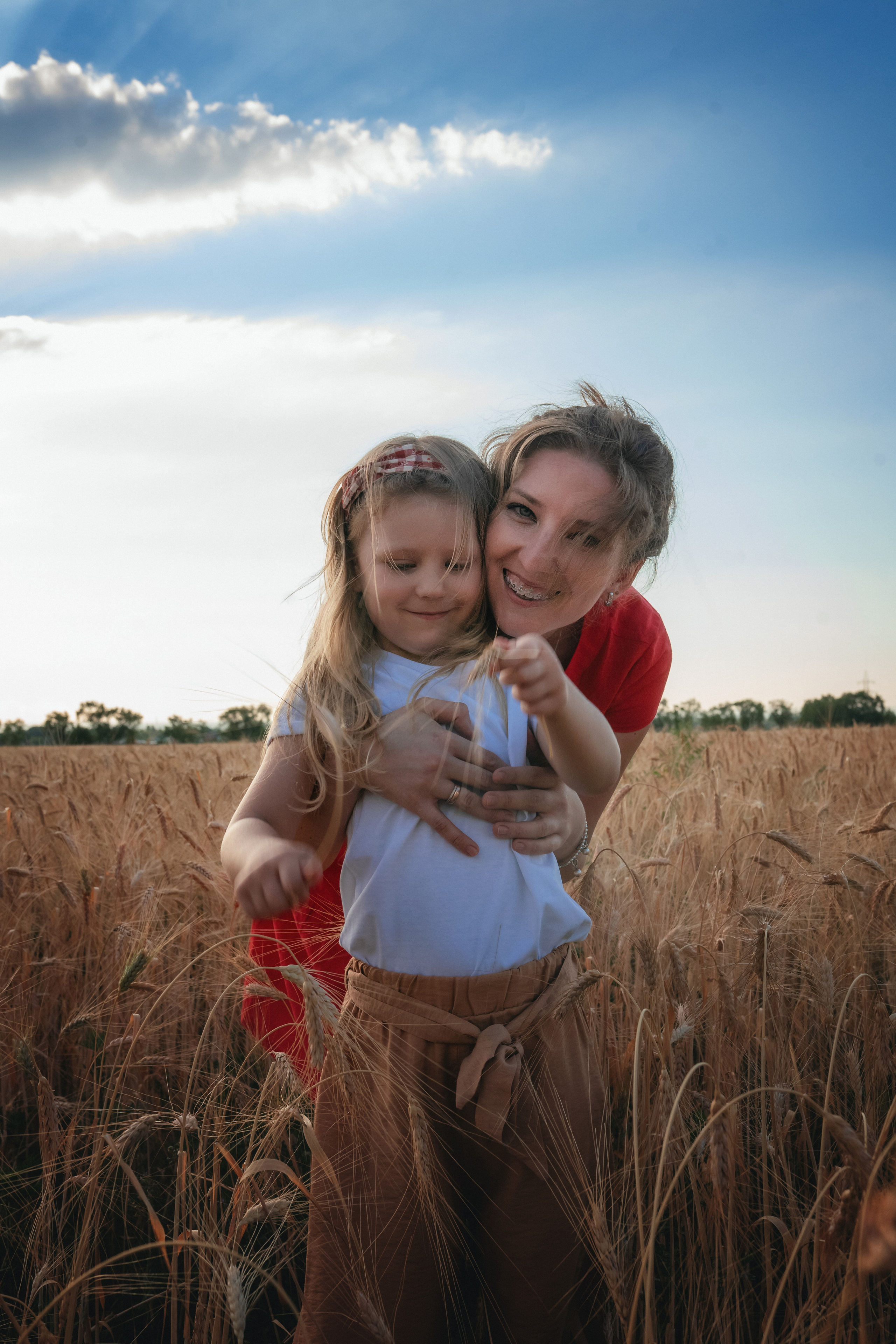 Миша, Настя, Полина и Леша в поле. Семейный фотограф в Алматы Анжелика Али Номан