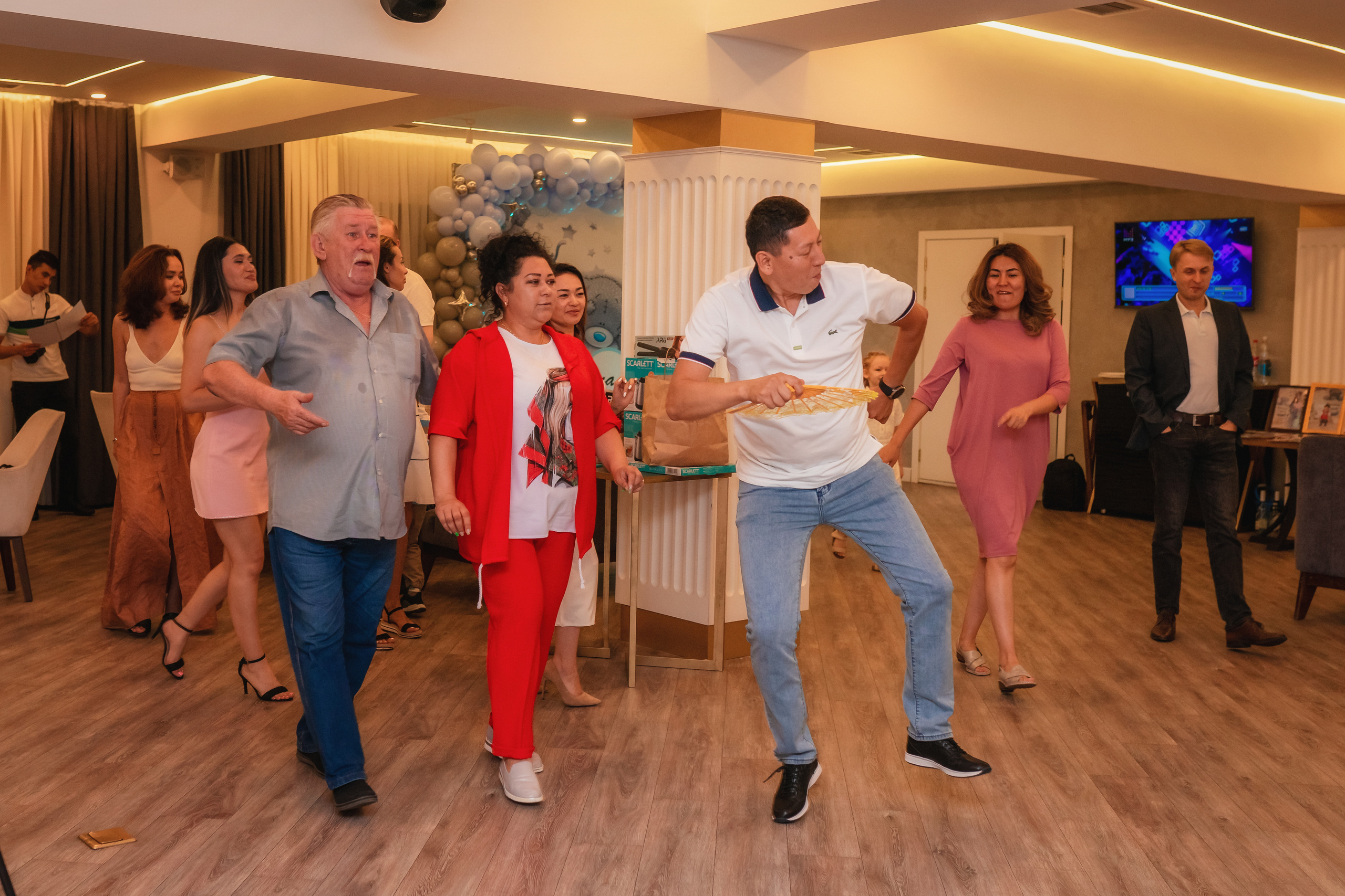 Руслану годик. Семейный фотограф в Алматы Анжелика Али Номан