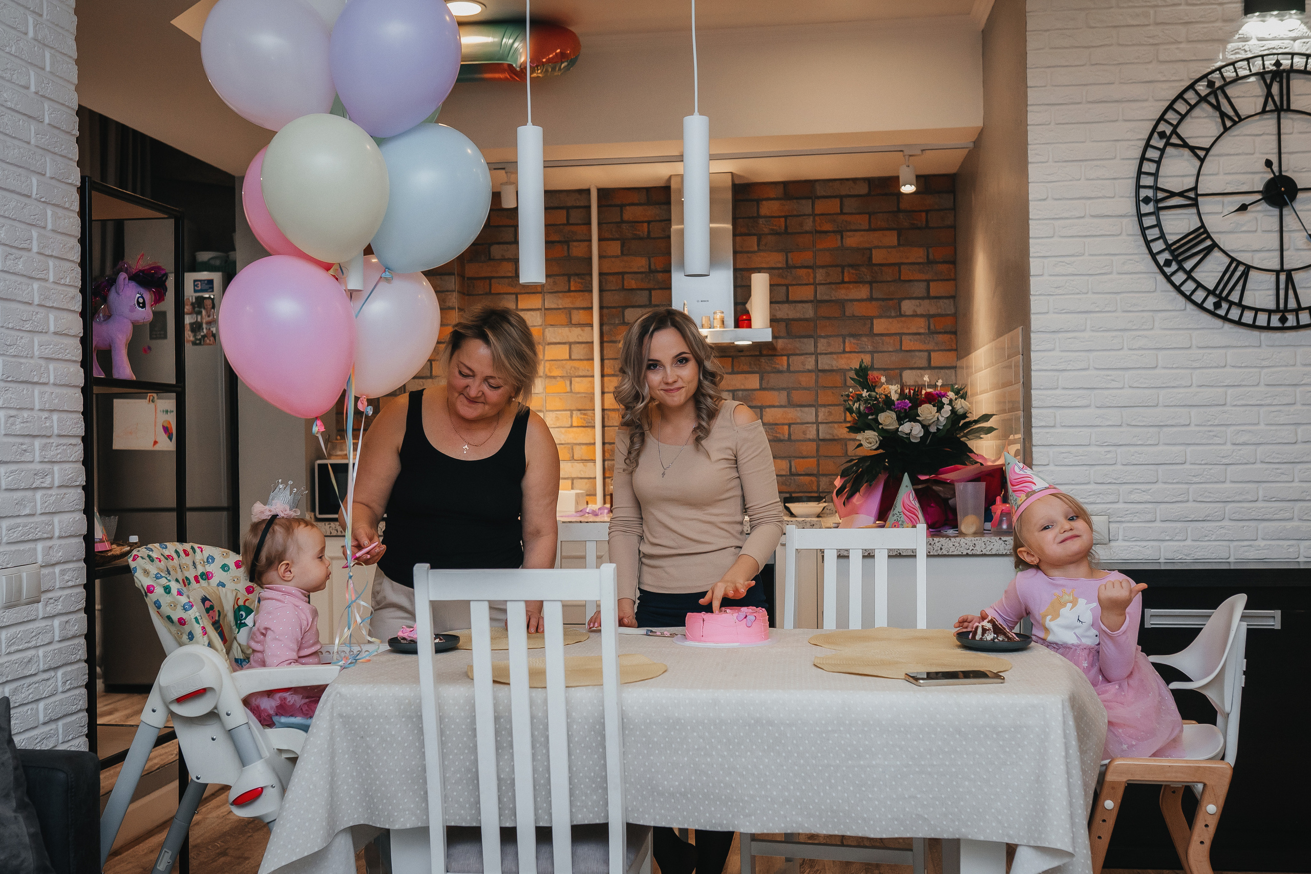 Годик Алисы дома. Семейный фотограф в Алматы Анжелика Али Номан