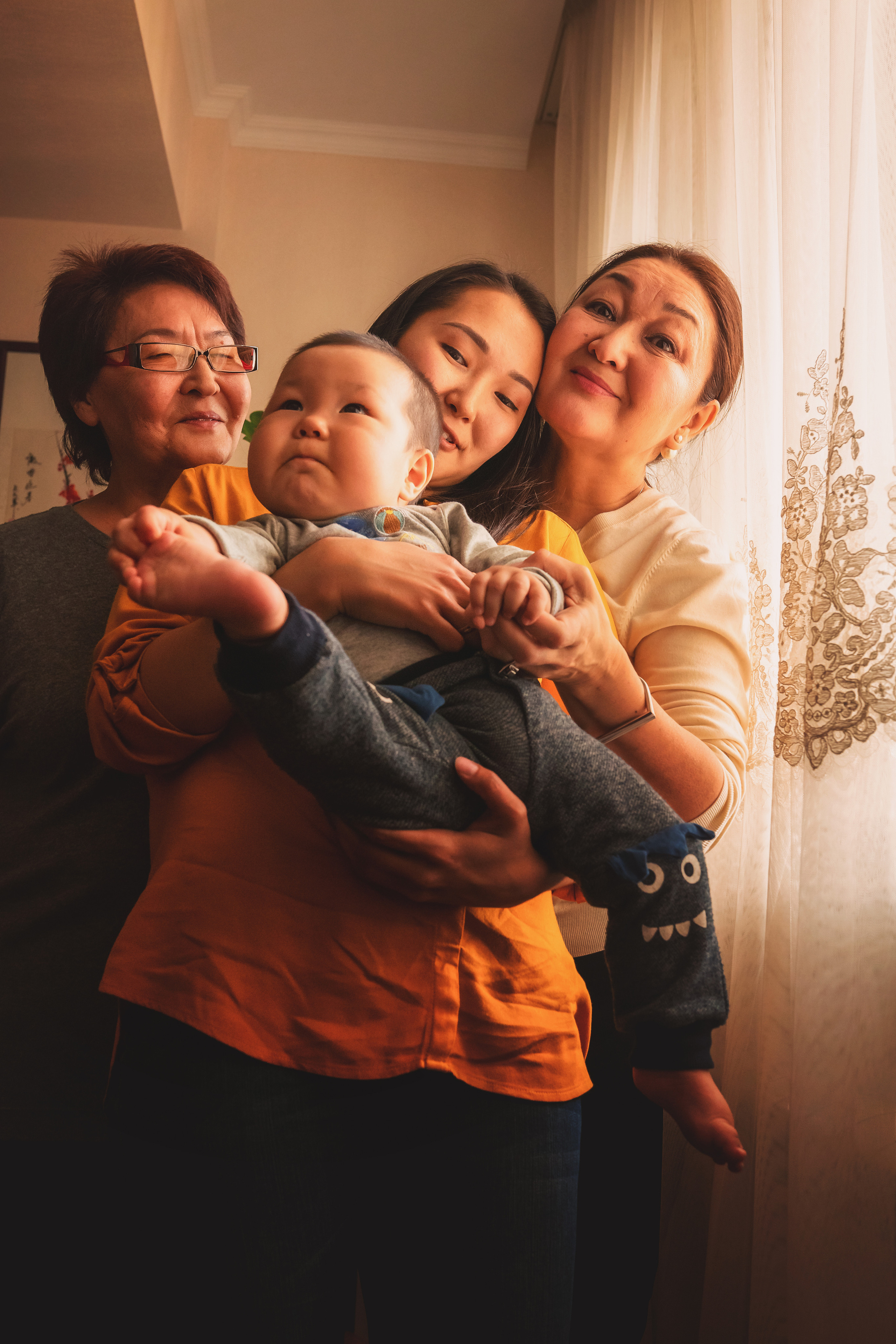 4 поколения. Семейный фотограф в Алматы Анжелика Али Номан