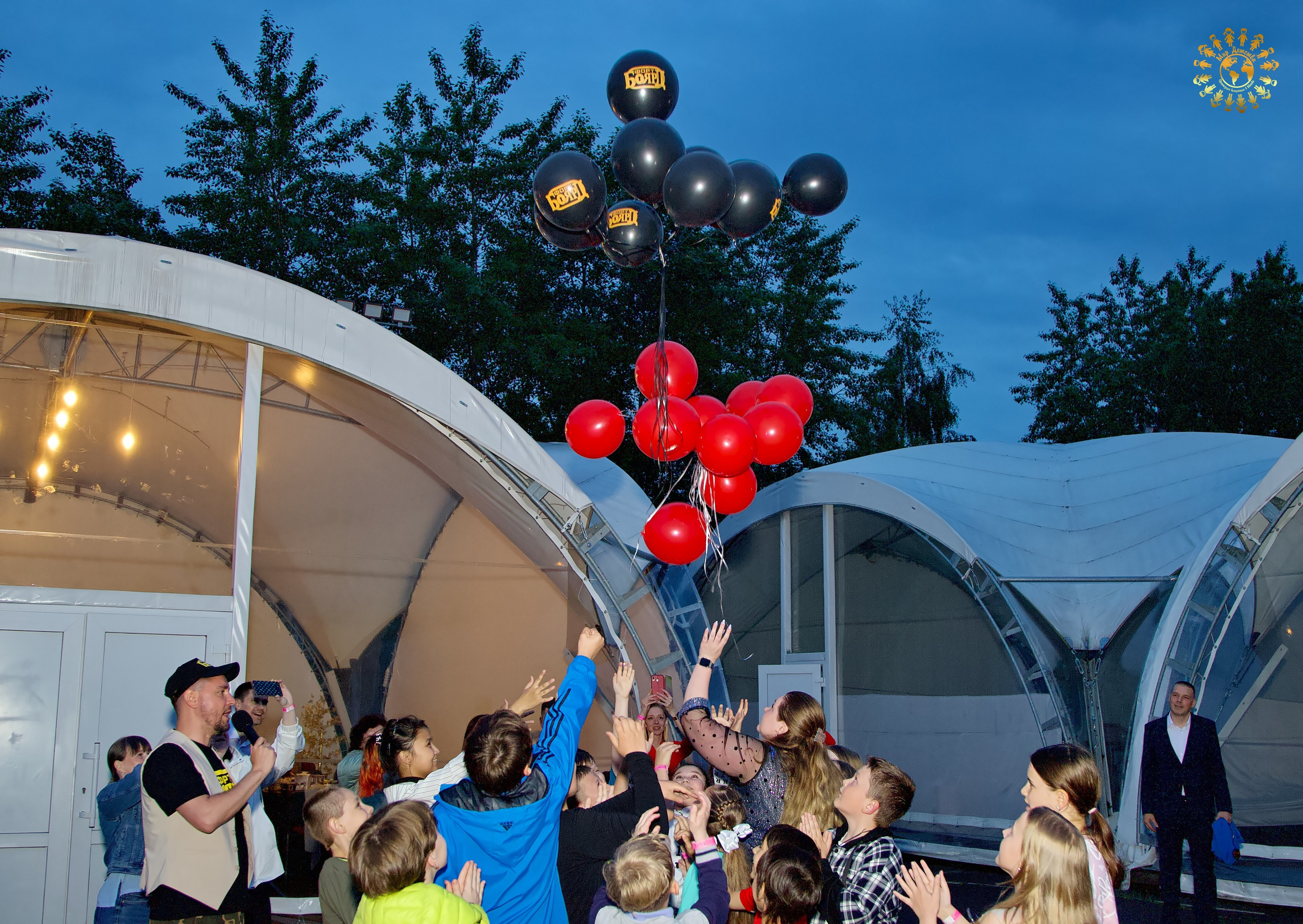 Выпускной 2023 (Школа 1195, 4-й класс). Репортажная съемка в Москве и области. Анималистика