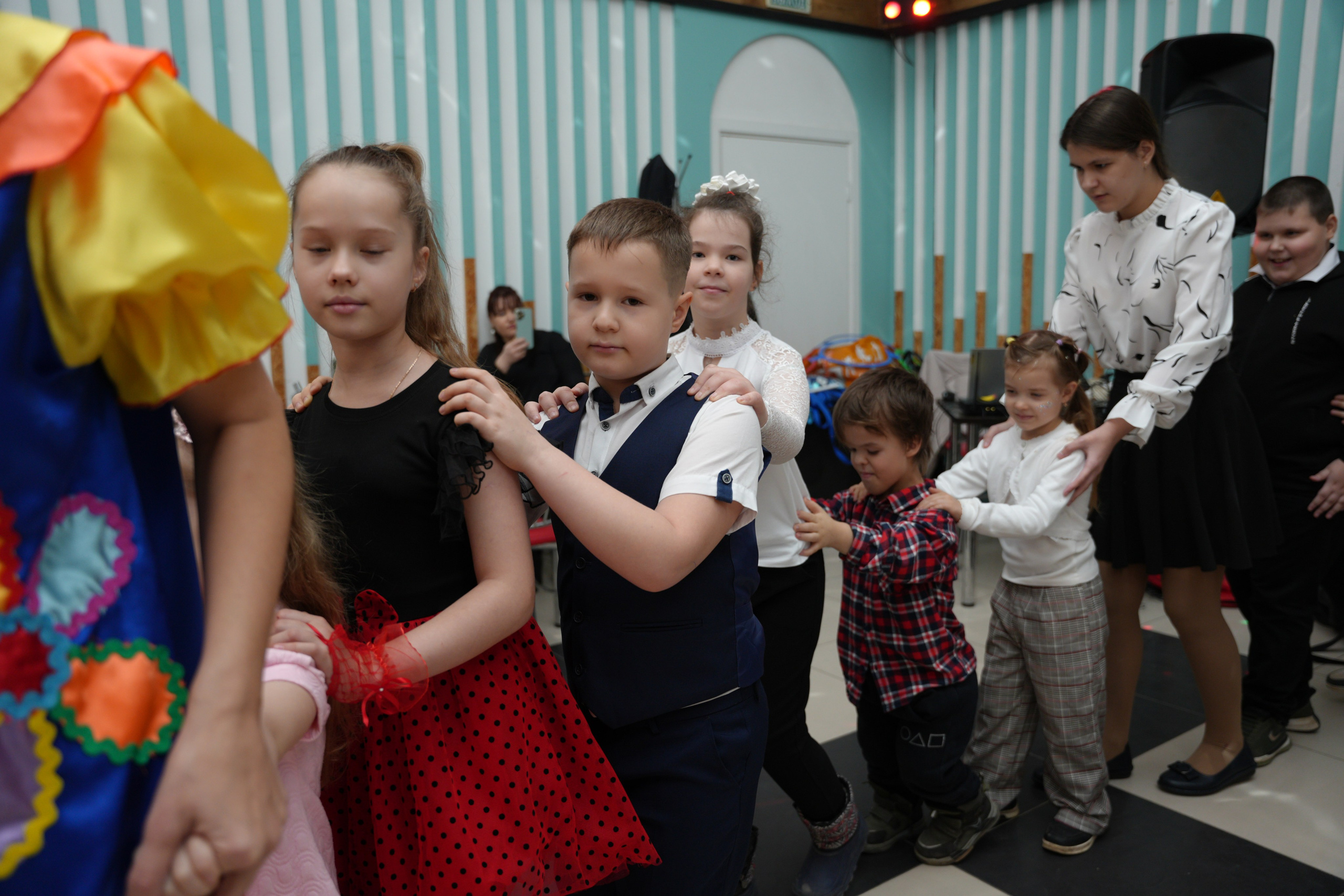 Социально —благотворительная акция «Ты в этом мире не один», посвященная Международному дню инвалидов. ВЫПУСКНЫЕ АЛЬБОМЫ, Школьный фотограф, семейный и свадебный в Саратове и области Ольга Плаксина